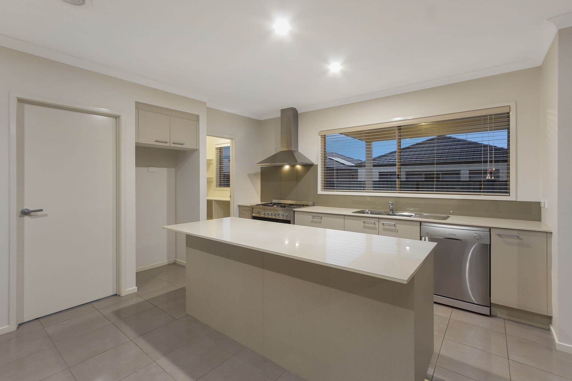 10 Paso Grove, Clyde North VIC 3978, Clyde North - Thumbnail 6