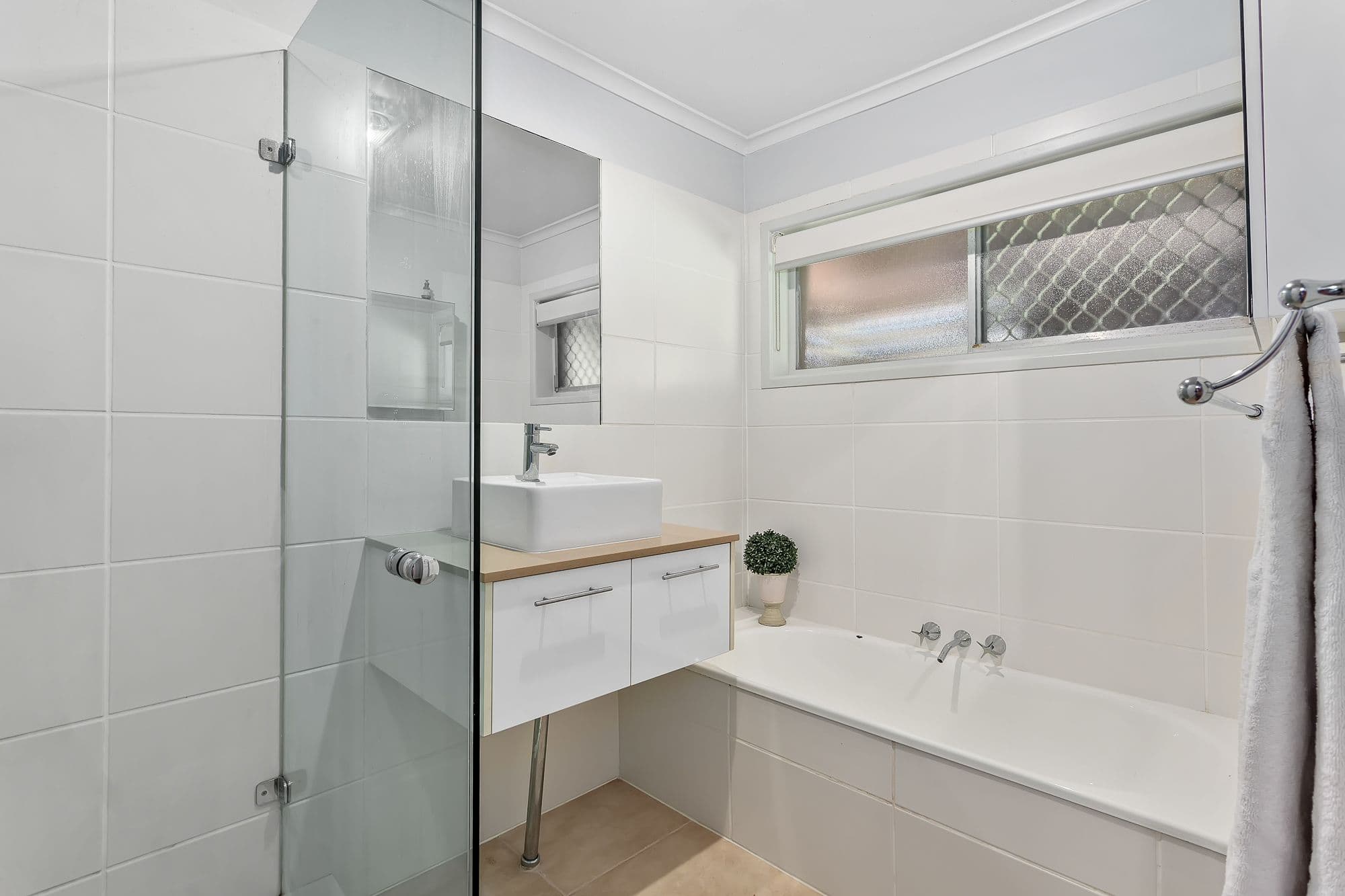 12 Woggle Street, Jamboree Heights QLD 4074, Jamboree Heights - Thumbnail 3