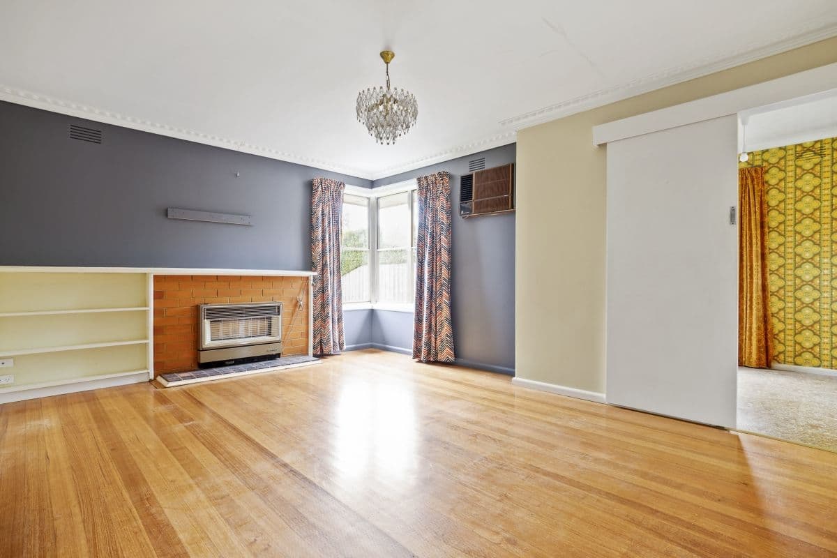 11 Leigh Street, Werribee VIC 3030, Werribee - Thumbnail 2