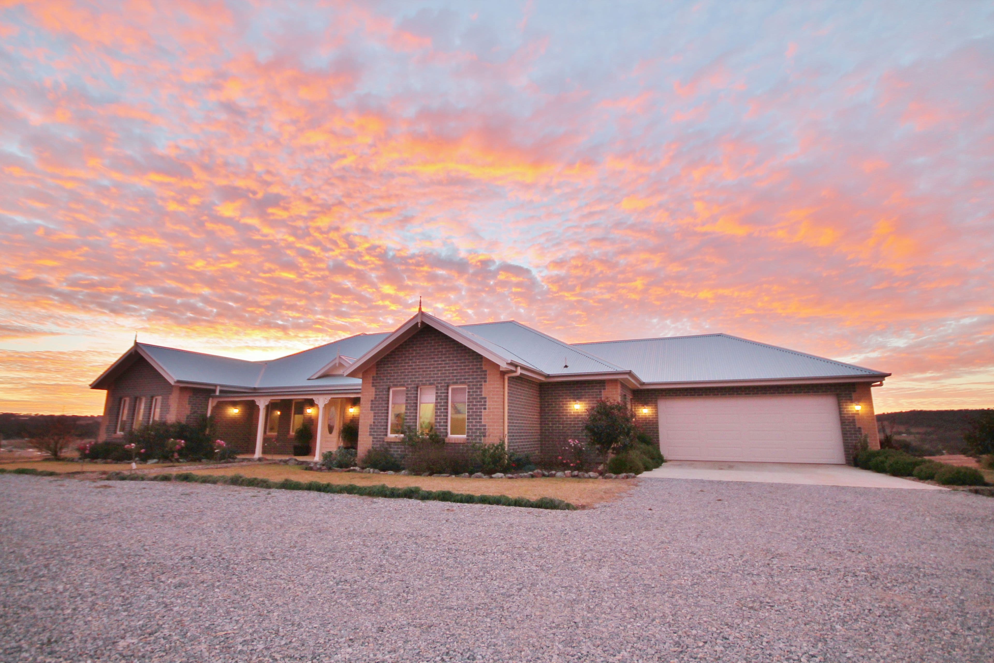 81 Dananbilla Drive, Young - Thumbnail 2