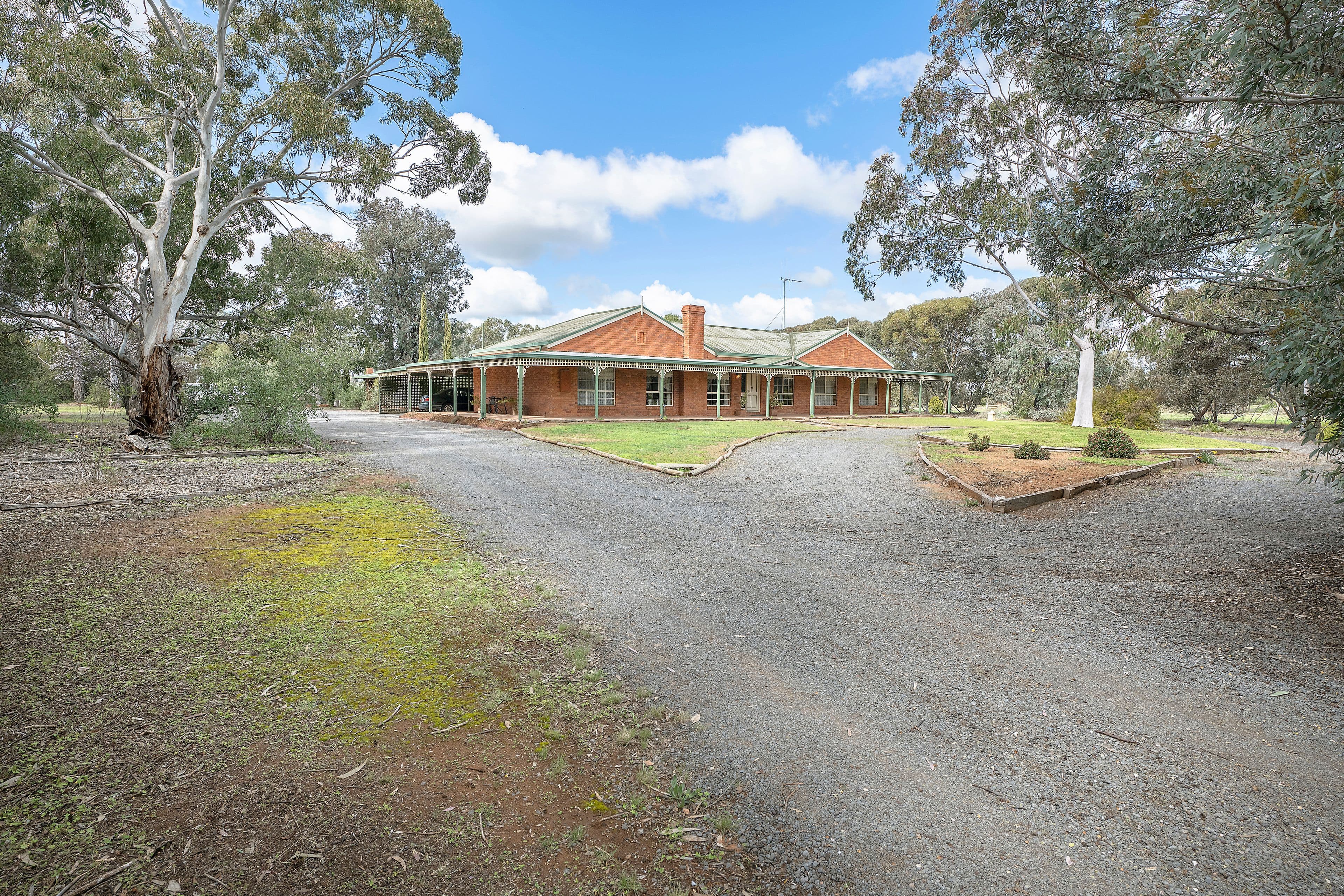 16 Bish Road, Swan Hill VIC 3585, Swan Hill - Thumbnail 2