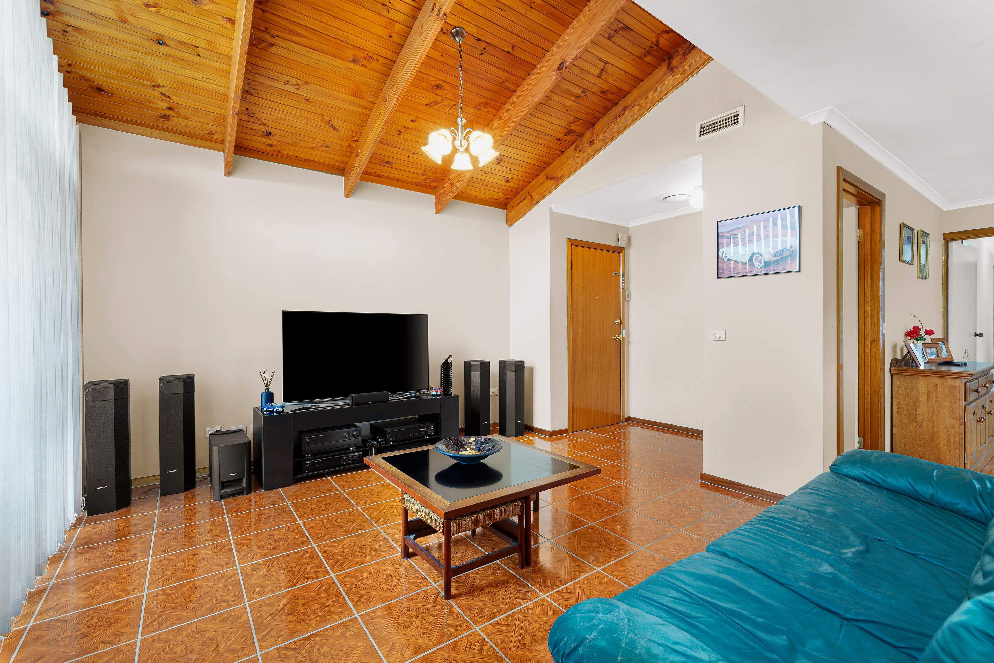18 Essue Court, Mill Park VIC 3082, Mill Park - Thumbnail 2