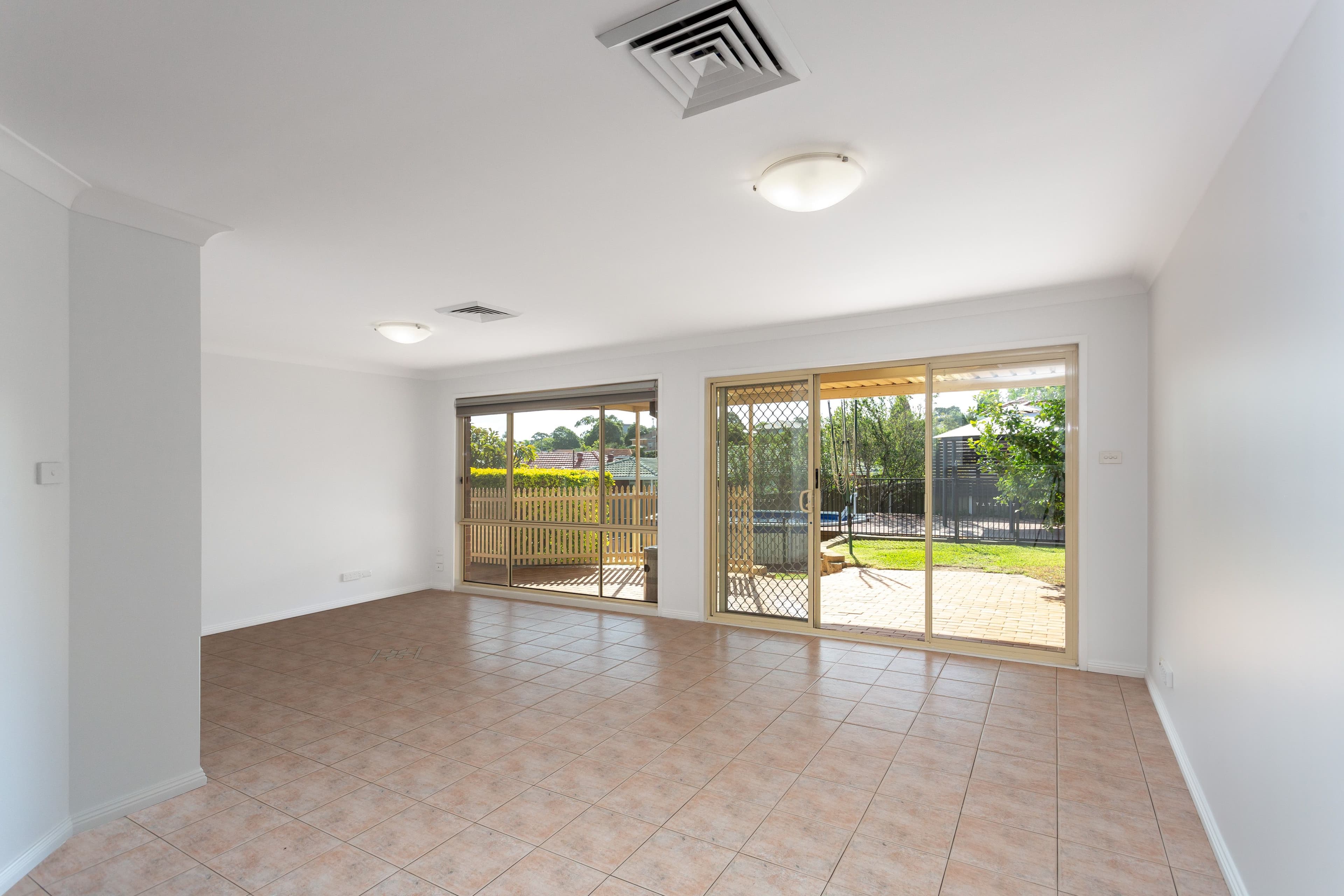 54 Rogers Street, Roselands - Thumbnail 3