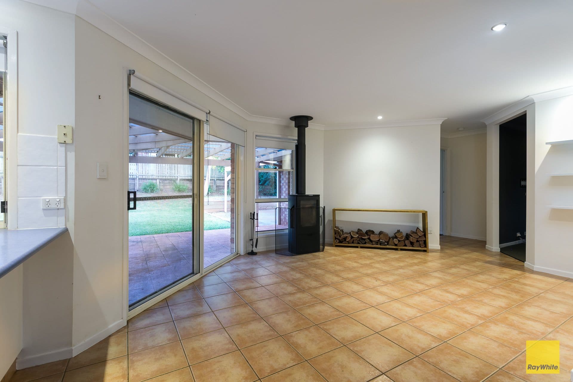 10 Westburn Court, Redland Bay QLD 4165, Redland Bay - Thumbnail 3