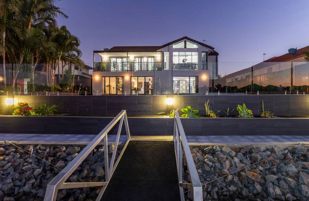 11 Saltair Grove, Helensvale QLD 4212, Helensvale - Thumbnail 2