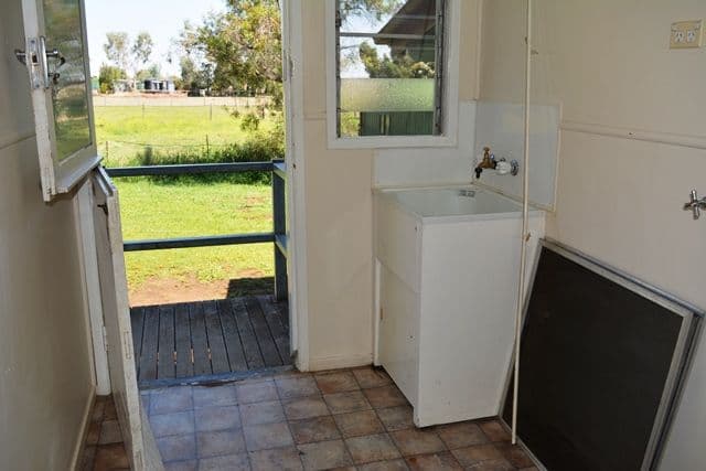 32 Edward Street, Tambo QLD 4478, Tambo - Thumbnail 4