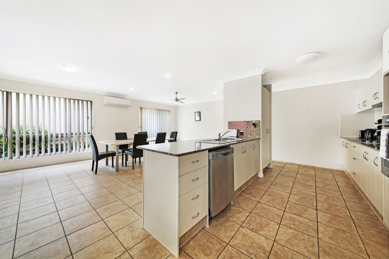79 Tee Trees Boulevard, Arundel QLD 4214, Arundel - Thumbnail 4