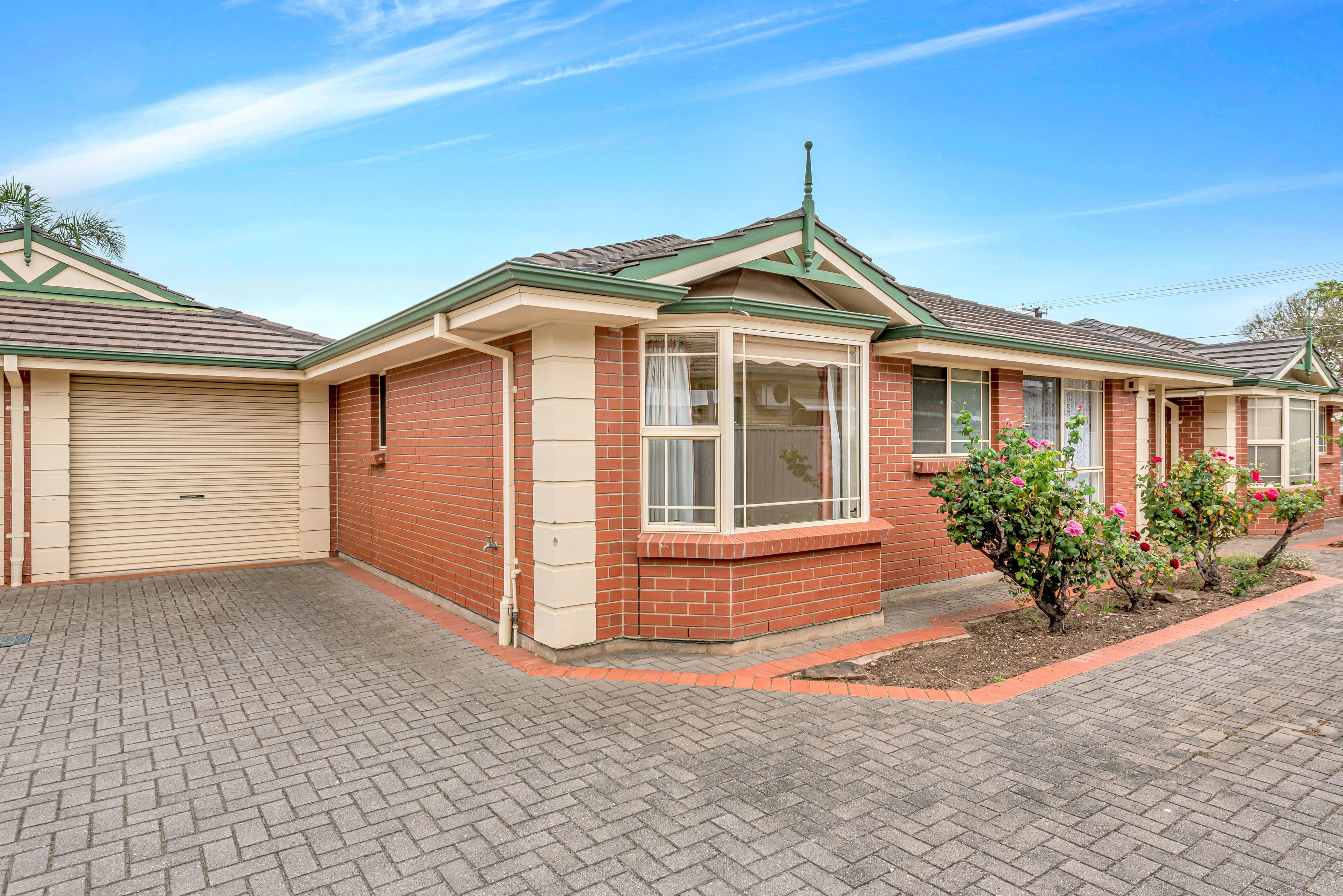 2/15 Dunrobin Road, Hove SA 5048, Hove - Image 1