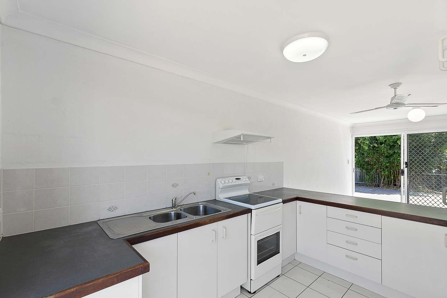 3 Simpson Street, Burrum Heads QLD 4659, Burrum Heads - Thumbnail 5