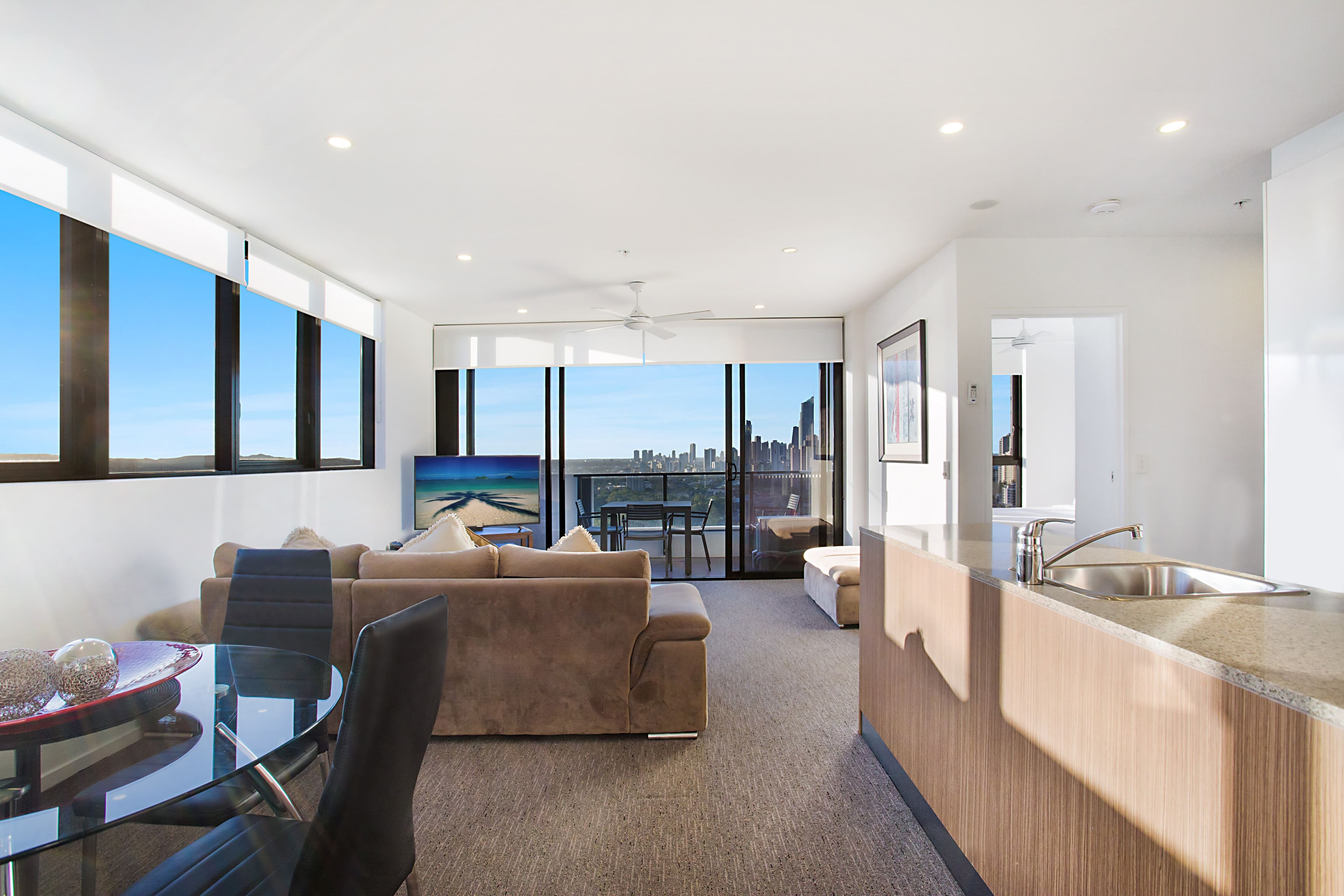128 'Synergy' 2729-2733 Gold Coast Highway, Broadbeach QLD 4218, Broadbeach - Thumbnail 3