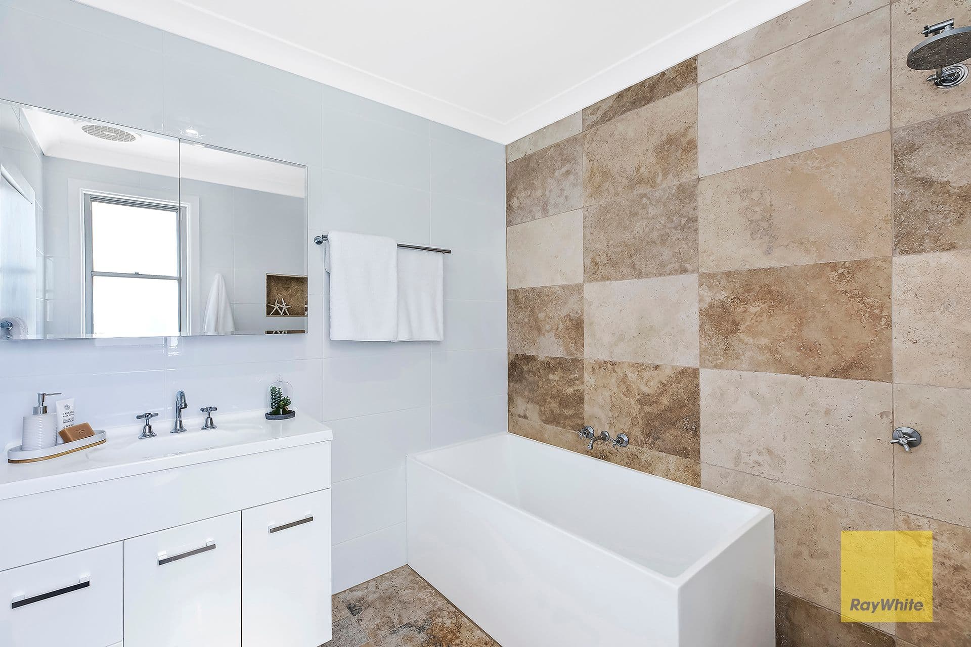 15 Bangalow Street, Ettalong Beach - Thumbnail 8