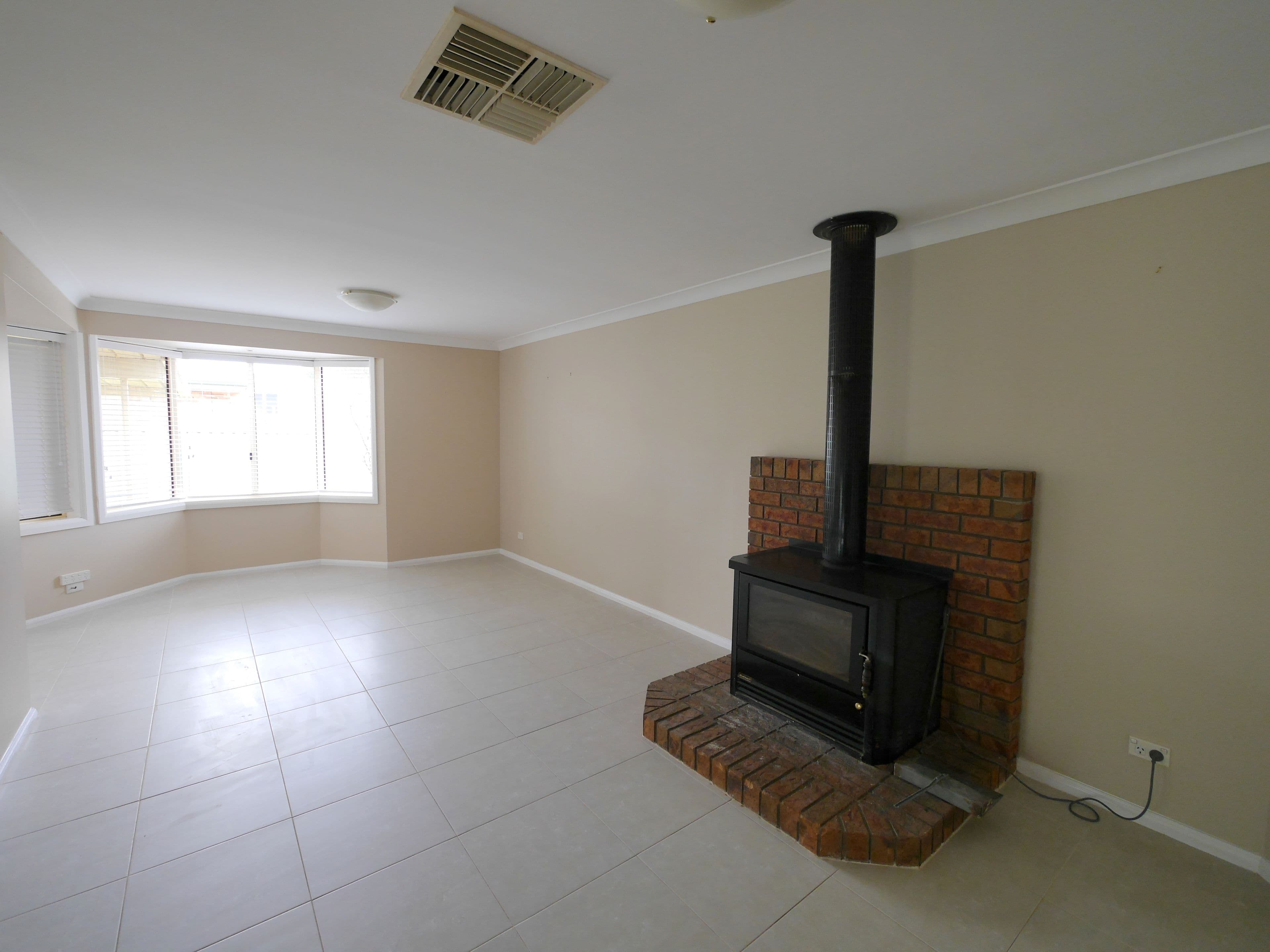 75 Lyall Street, Cowra - Thumbnail 2