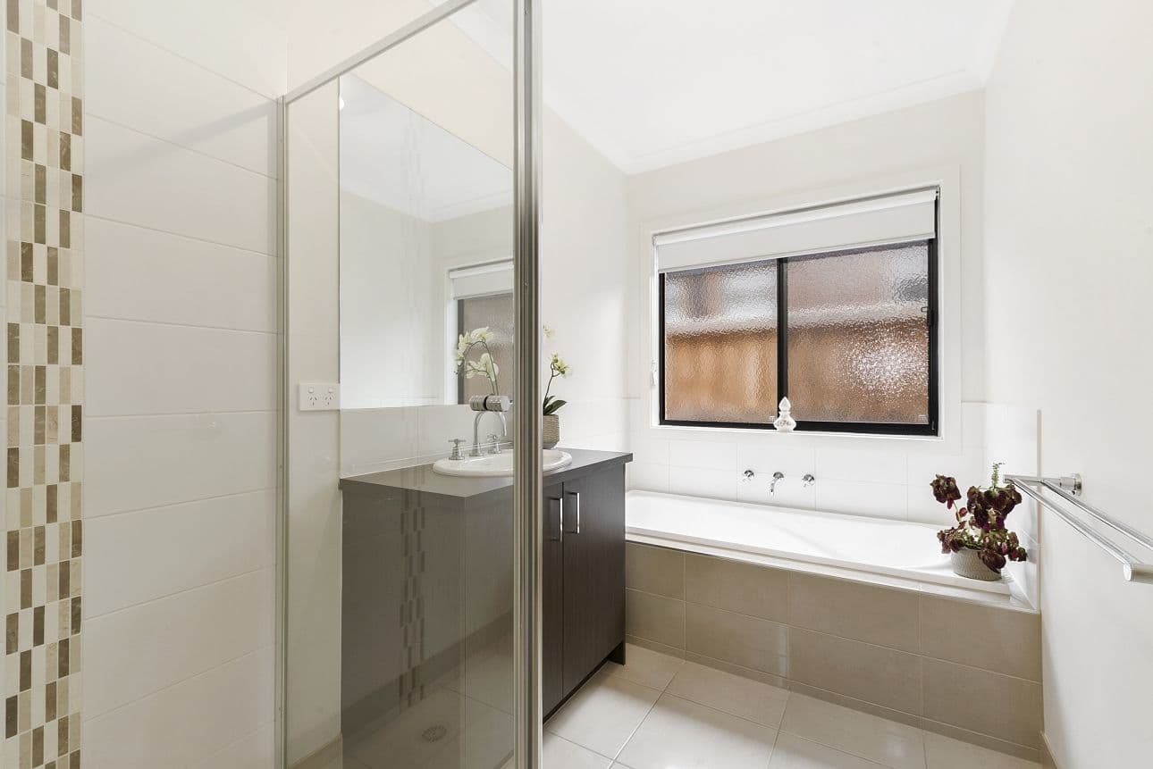 8 Wurrook Circuit, North Geelong VIC 3215, North Geelong - Thumbnail 5