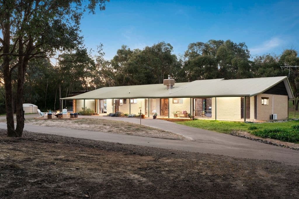 579-589 Broad Gully Road, Diamond Creek VIC 3089, Diamond Creek - Thumbnail 2