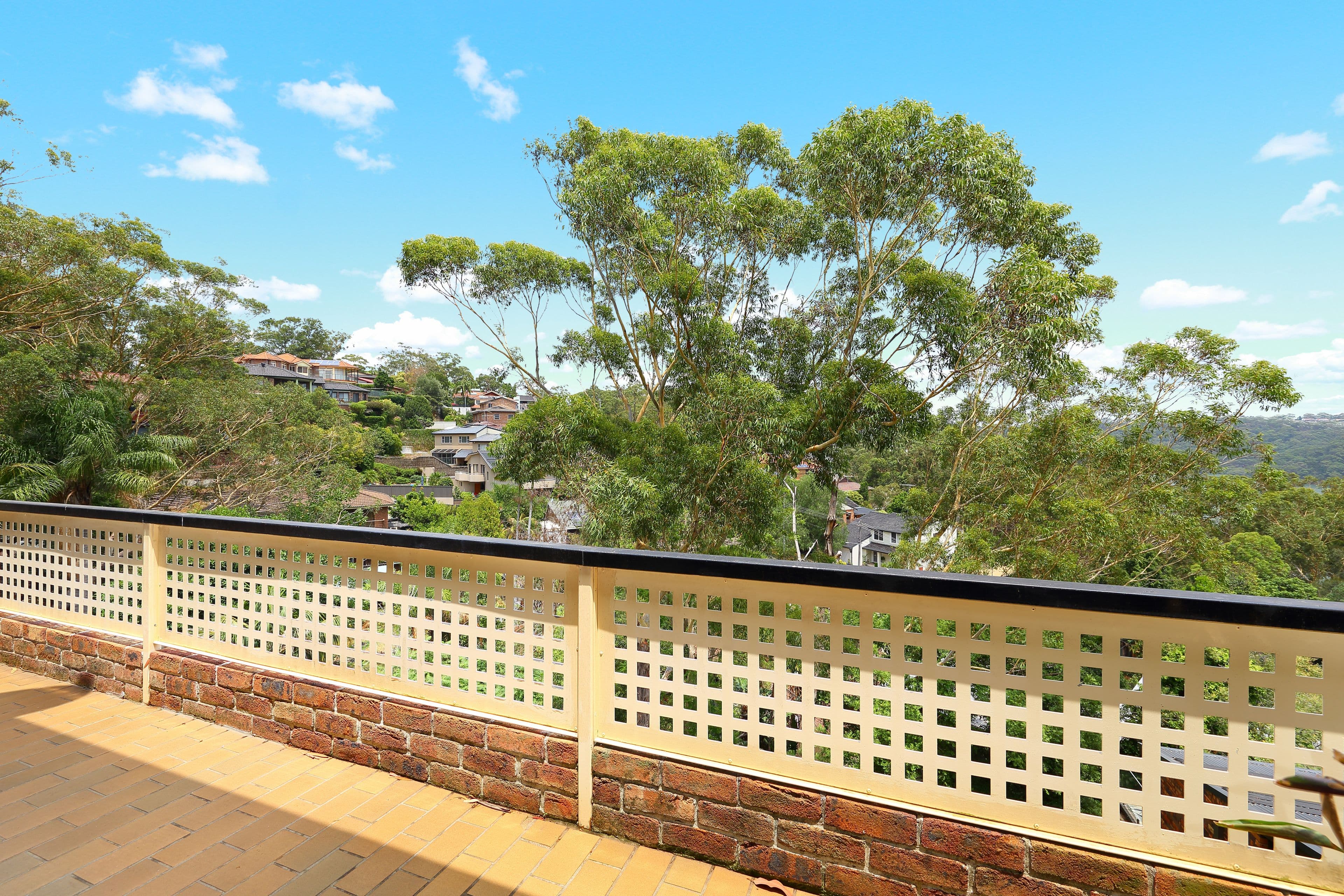 37 Allwood Crescent, Lugarno - Thumbnail 2