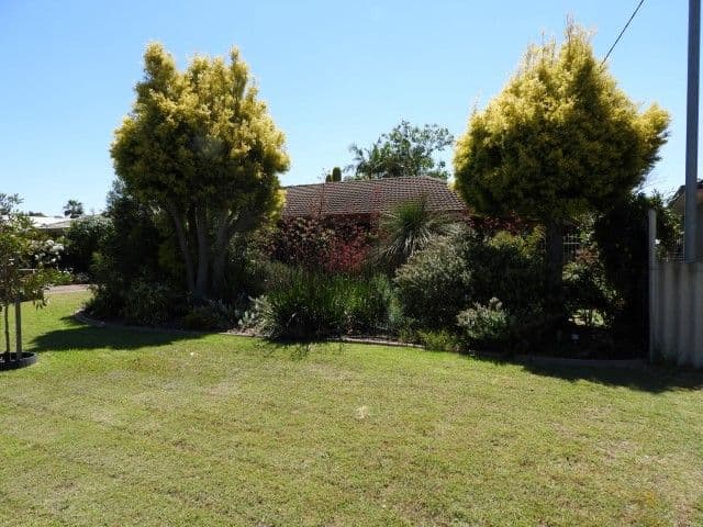 18 Elm Close, Camillo WA 6111, Camillo - Thumbnail 2