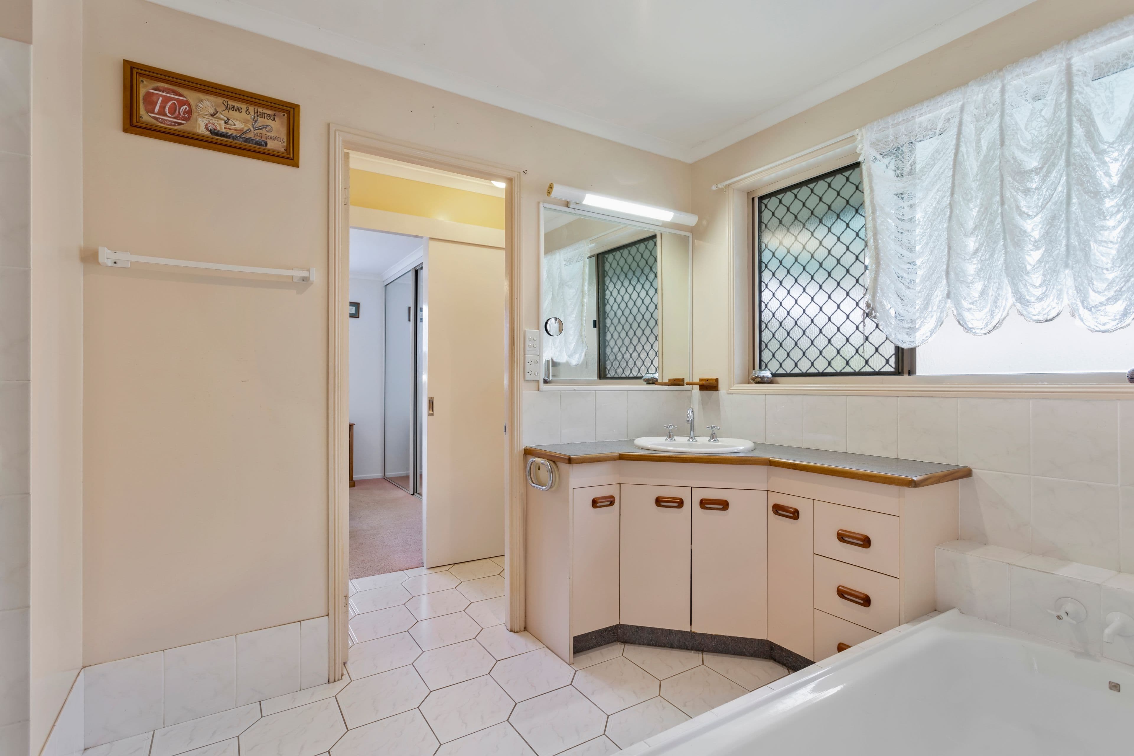121 Coonowrin Road, Glass House Mountains QLD 4518, Glass House Mountains - Thumbnail 7
