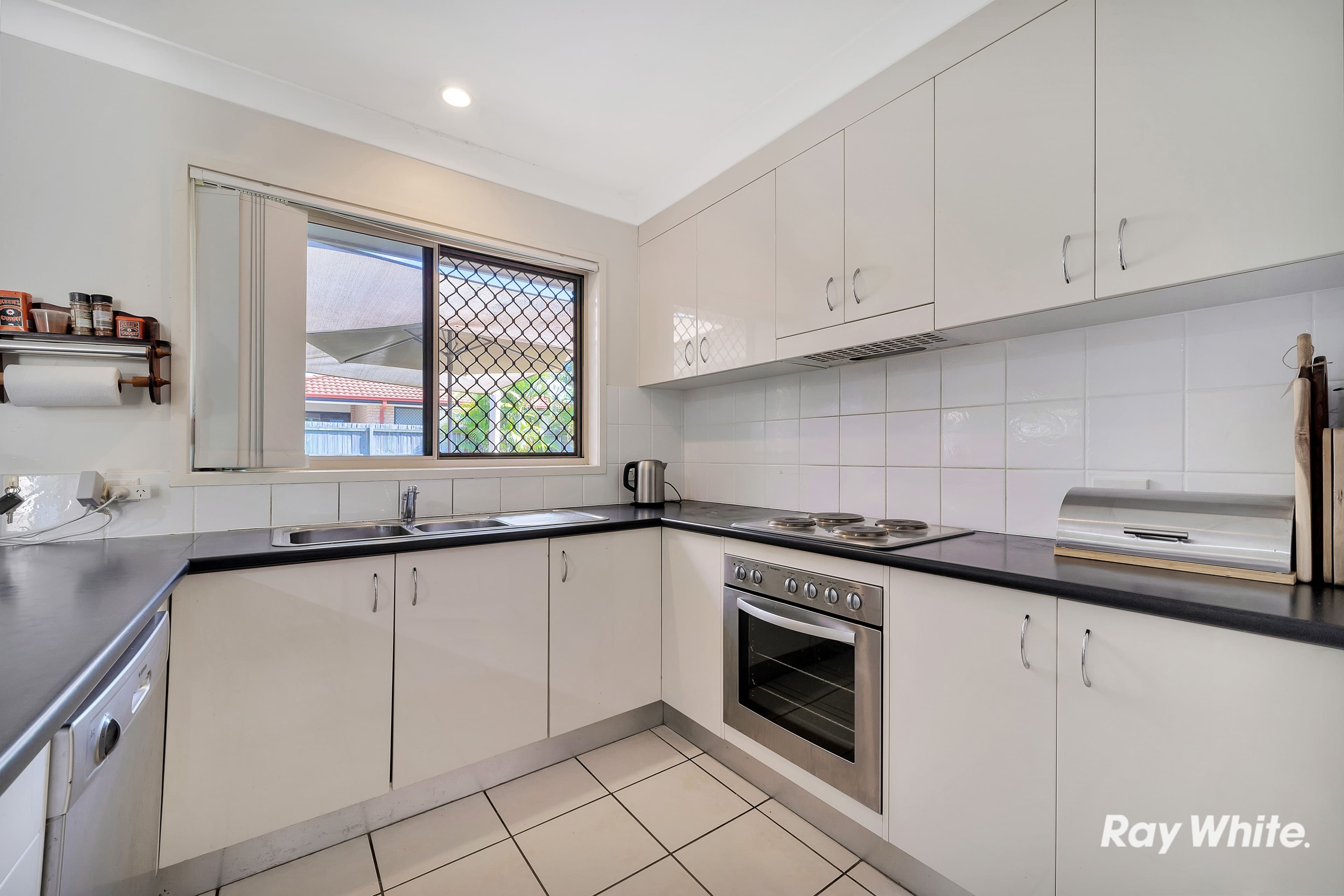 47 Lockyer Place, Crestmead QLD 4132, Crestmead - Thumbnail 2