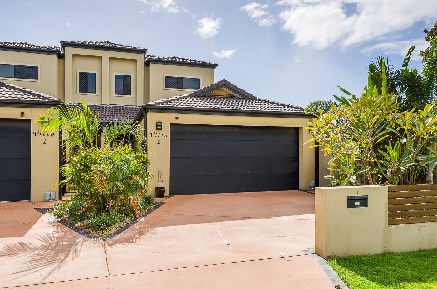 27 Donald Avenue, Paradise Point QLD 4216, Paradise Point - Thumbnail 3
