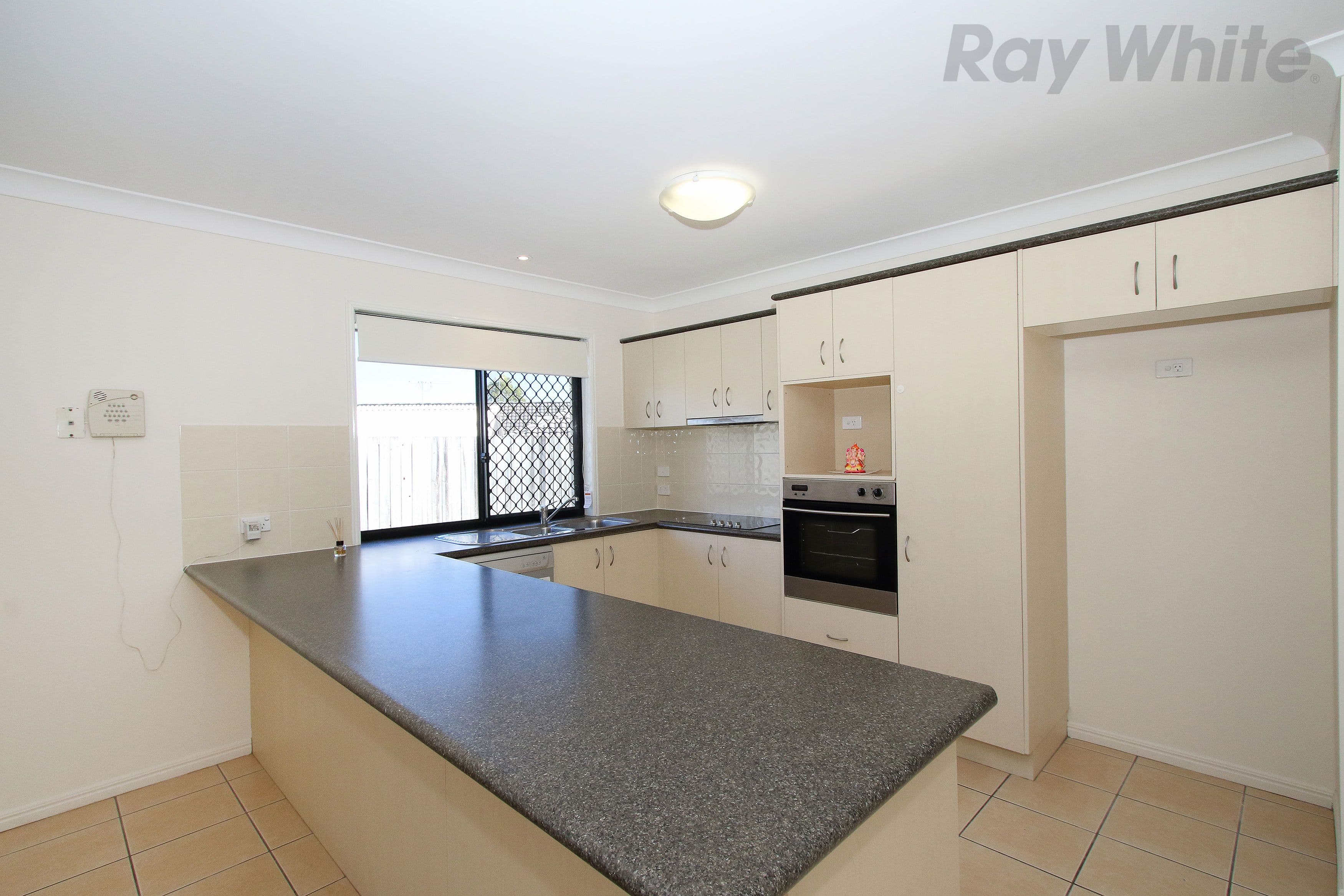 9 Glen Court, Glen Waverley, Glen Waverley - Thumbnail 3