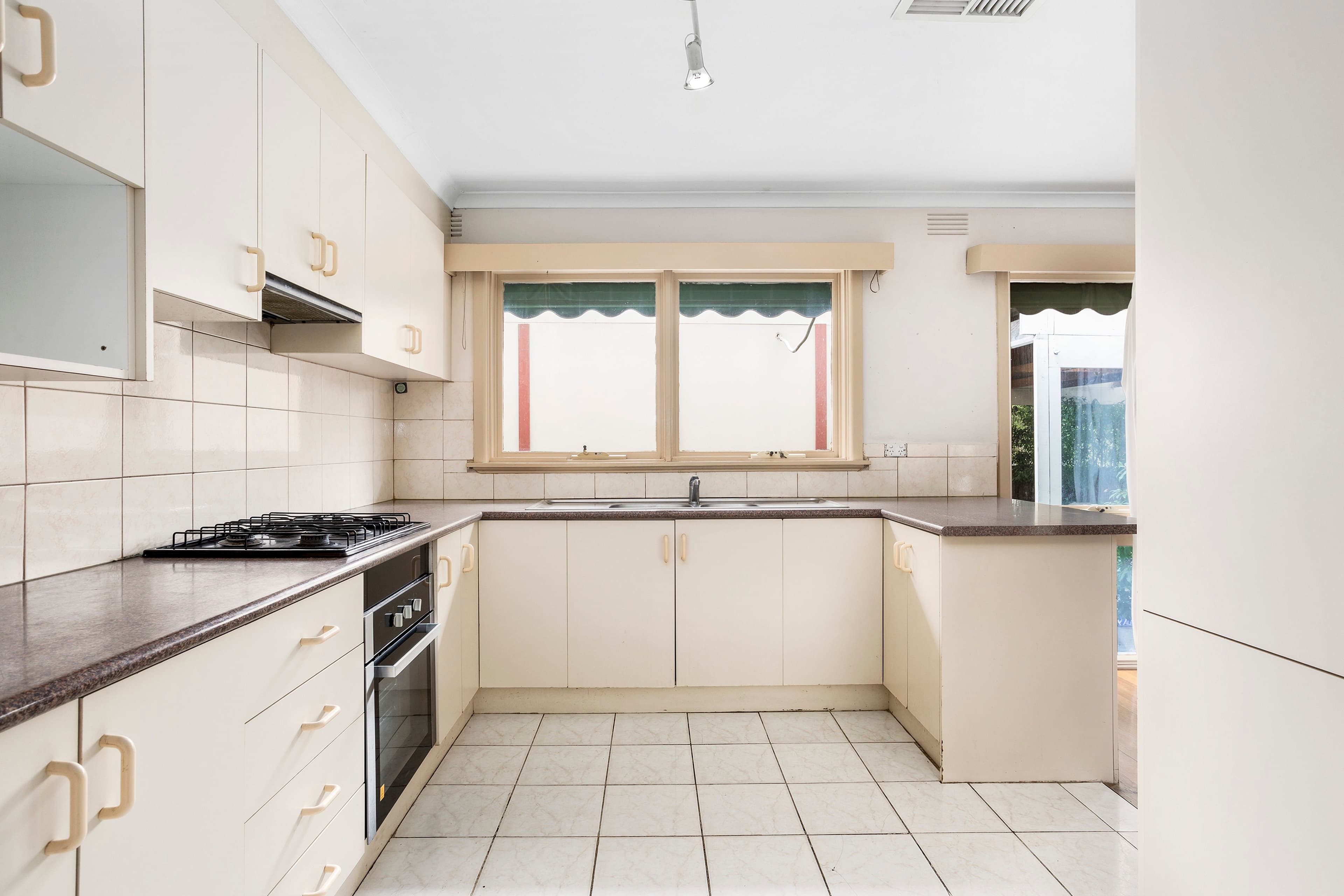 2 Lynwood Crescent, Lower Plenty VIC 3093, Lower Plenty - Thumbnail 3