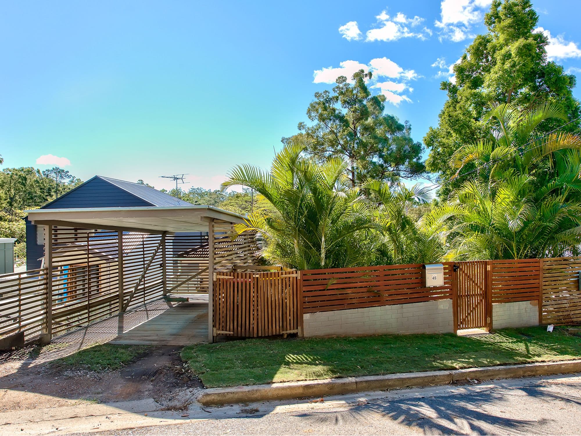 45 Outlook Crescent, Bardon QLD 4065, Bardon - Thumbnail 2