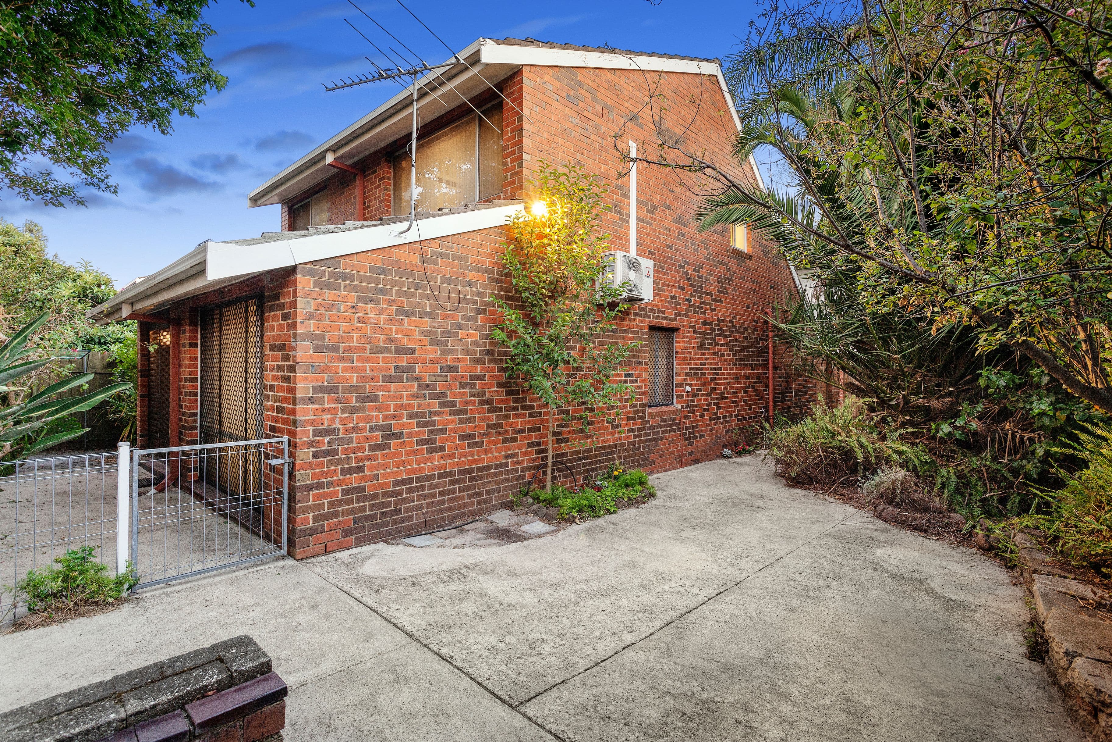27 Oakdene Crescent, Carnegie VIC 3163, Carnegie - Image 1