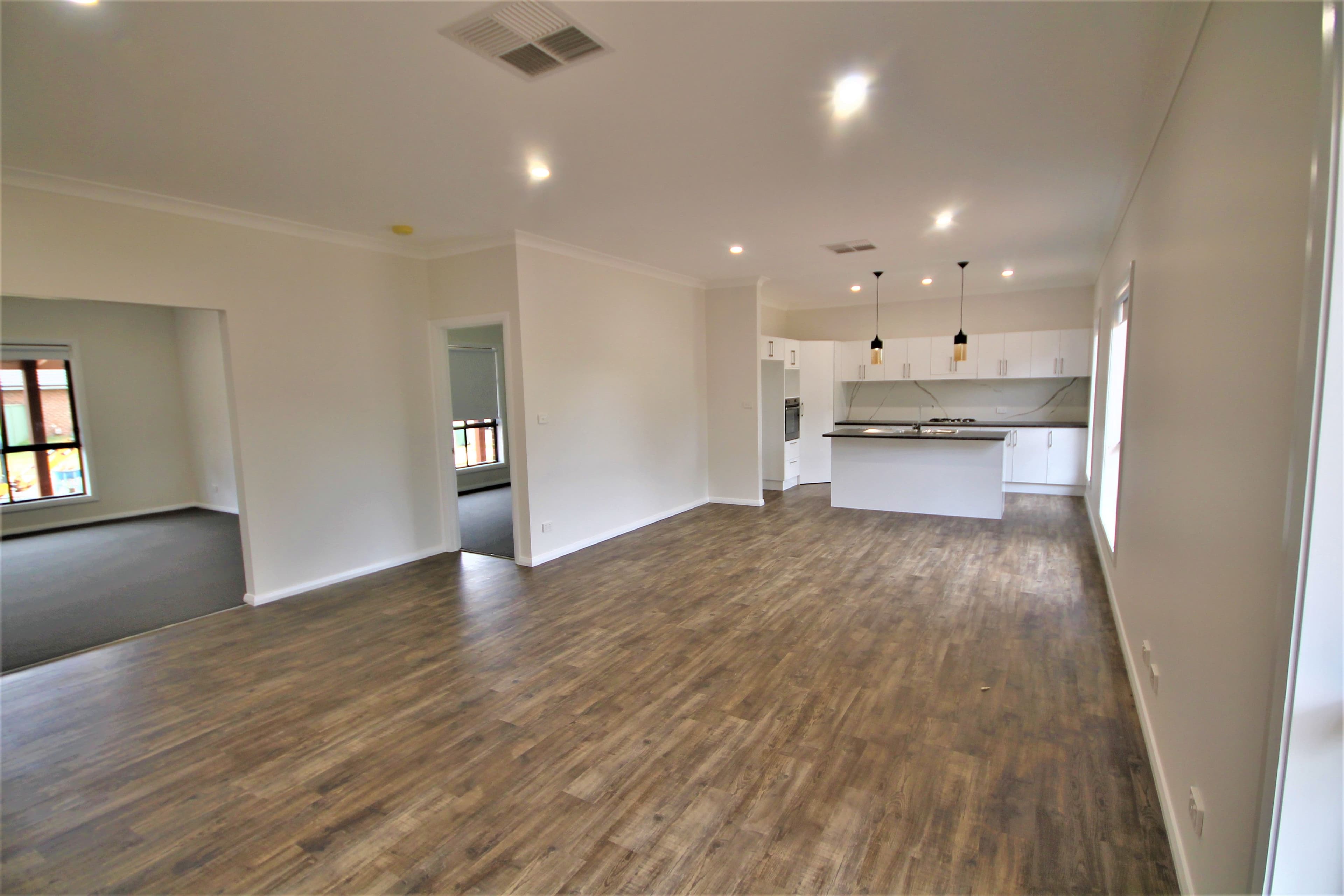 9 Francis Place, Young - Thumbnail 5