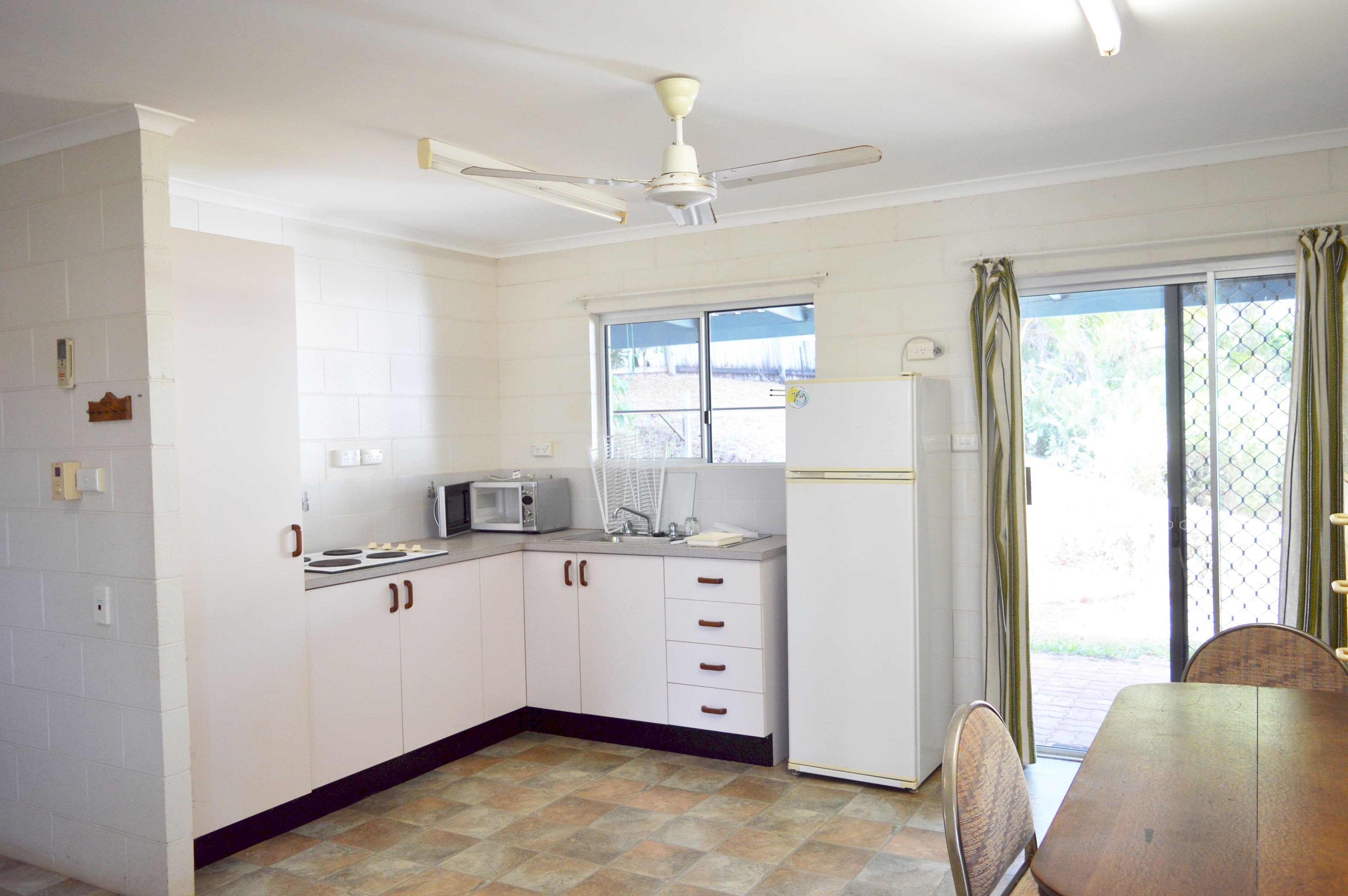 4 Endeavour Avenue, Mission Beach QLD 4852, Mission Beach - Thumbnail 2