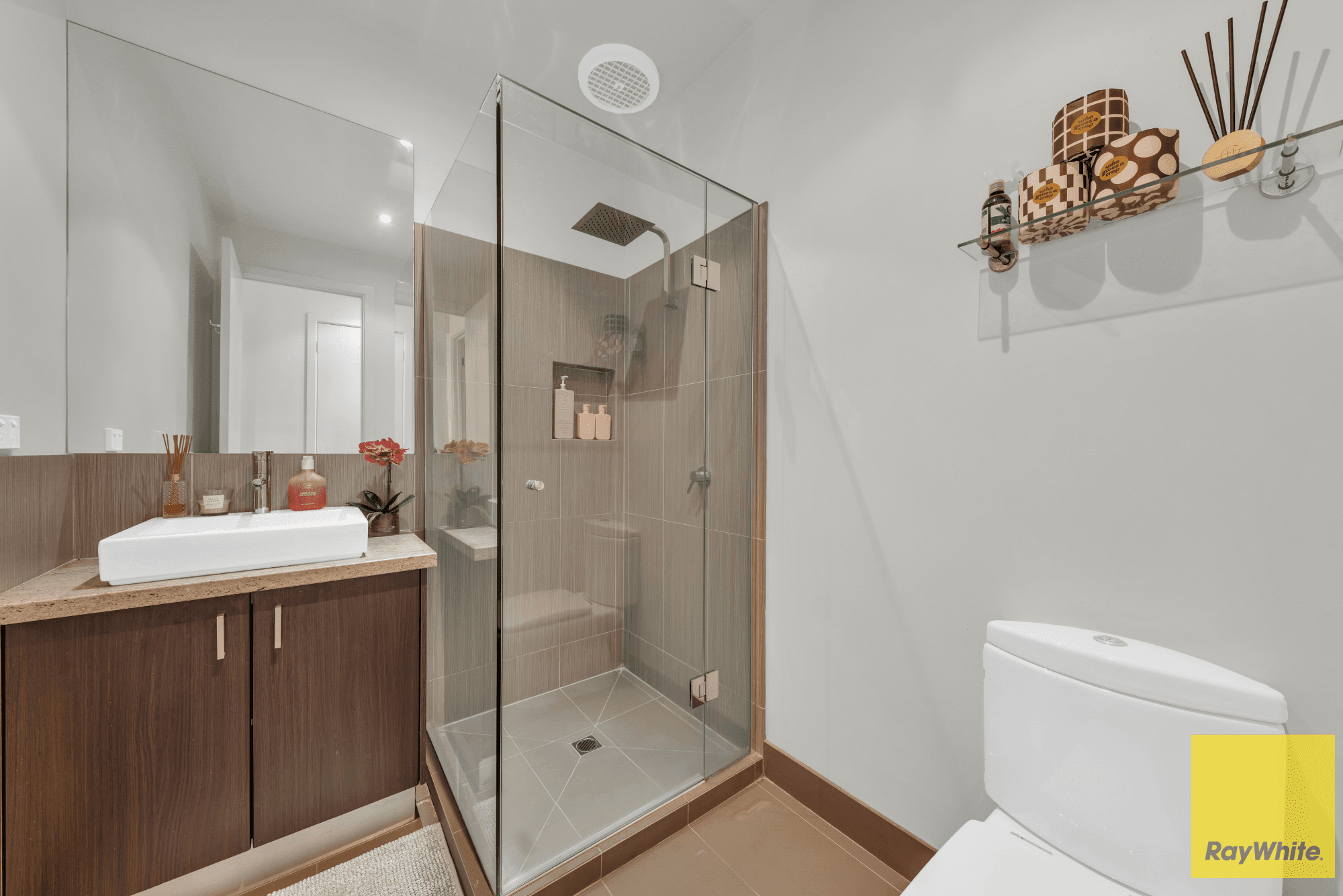 37 Vaucluse Boulevard, Sanctuary Lakes VIC 3030, Sanctuary Lakes - Thumbnail 5
