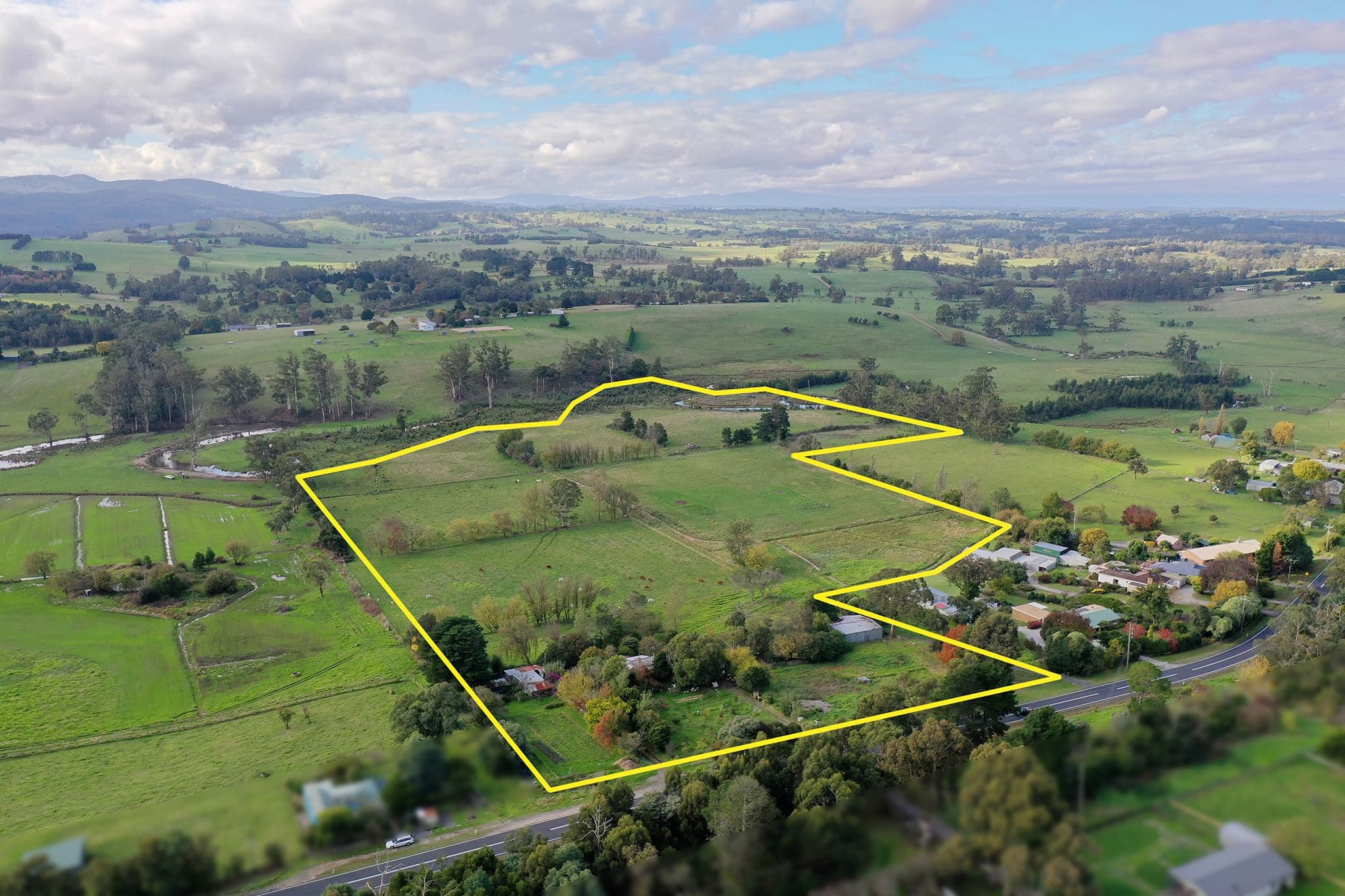 165 Old Sale Road, Drouin VIC 3818, Drouin - Image 1
