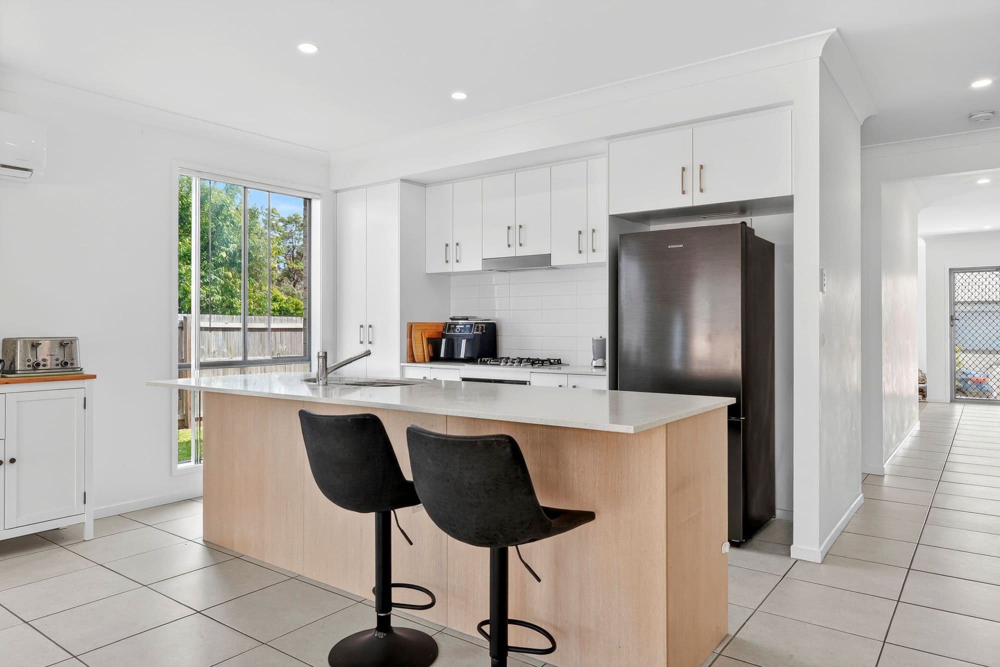 18 Victor Street, Coomera QLD 4209, Coomera - Thumbnail 2