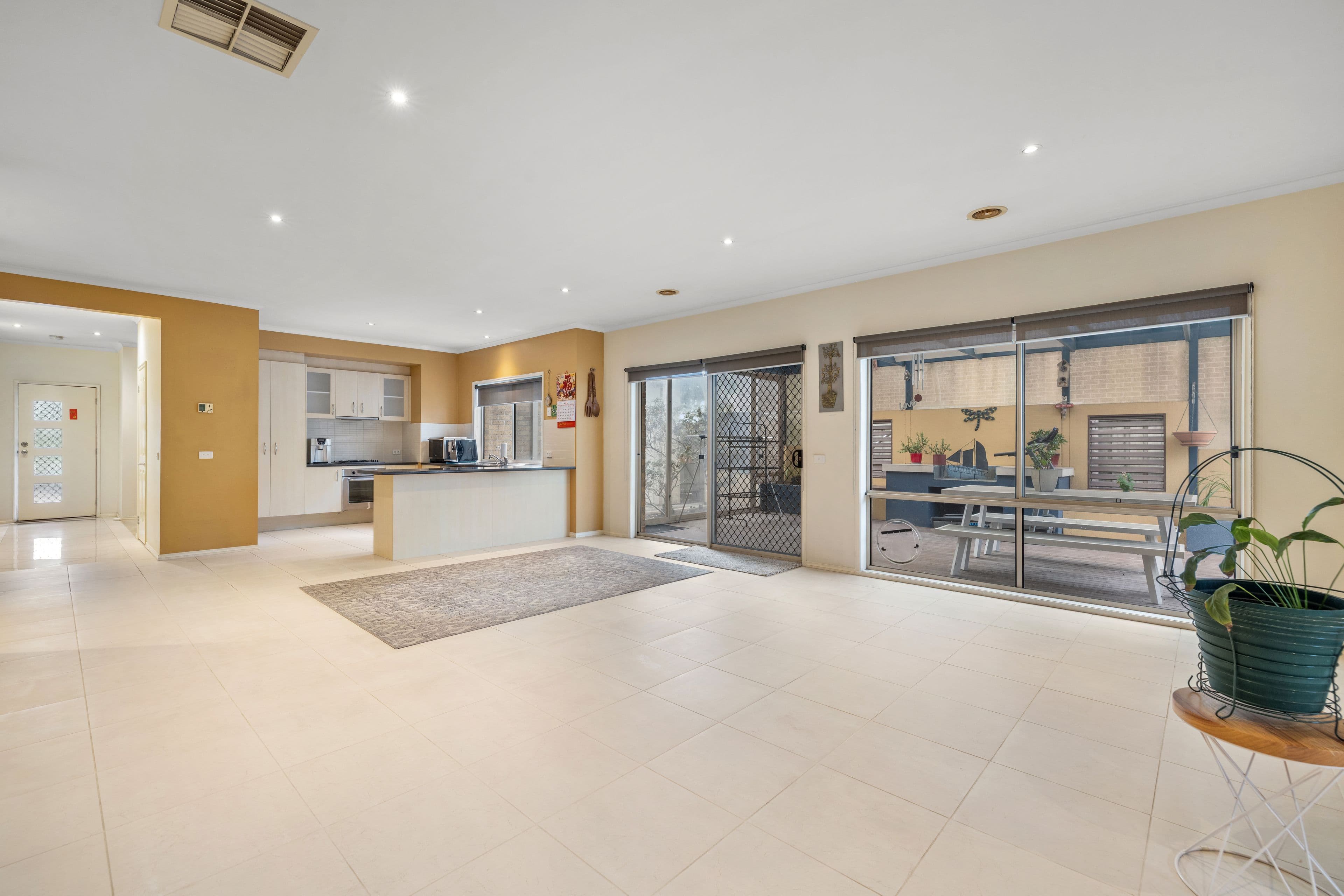 8 Harpenden Terrace, Cranbourne VIC 3977, Cranbourne - Thumbnail 2