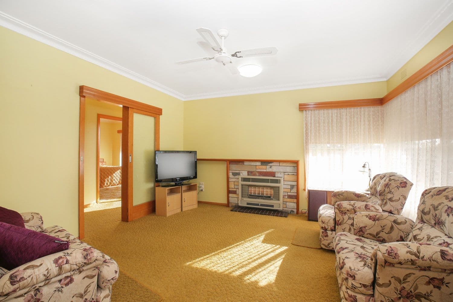 39 Silvester Street, Cobden VIC 3266, Cobden - Thumbnail 5