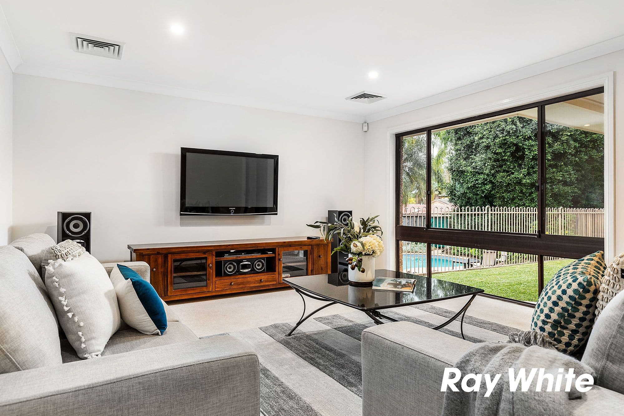 27 Chiltern Crescent, Castle Hill - Thumbnail 5