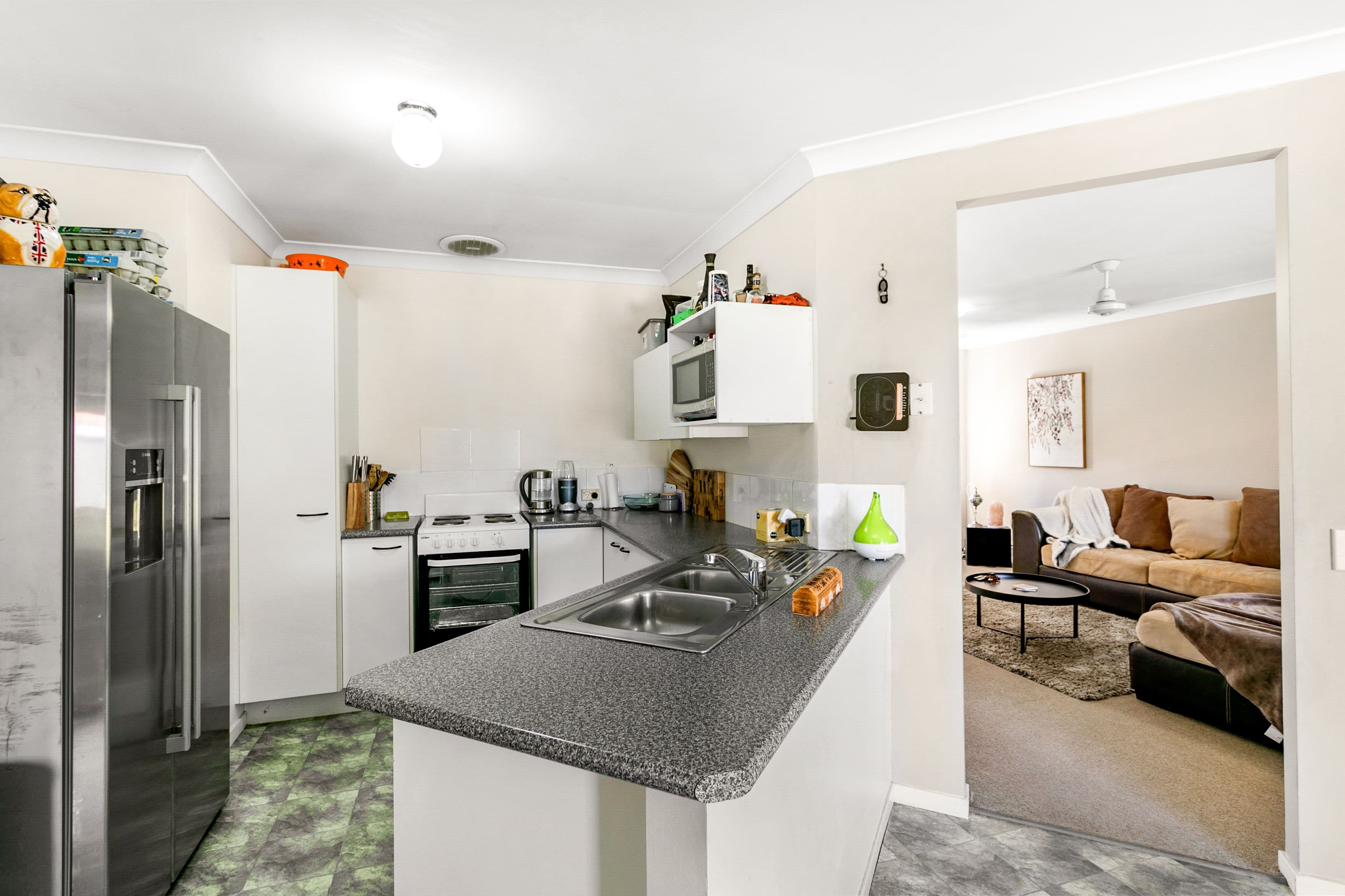 6 Antigua Crescent, Deception Bay QLD 4508, Deception Bay - Thumbnail 2