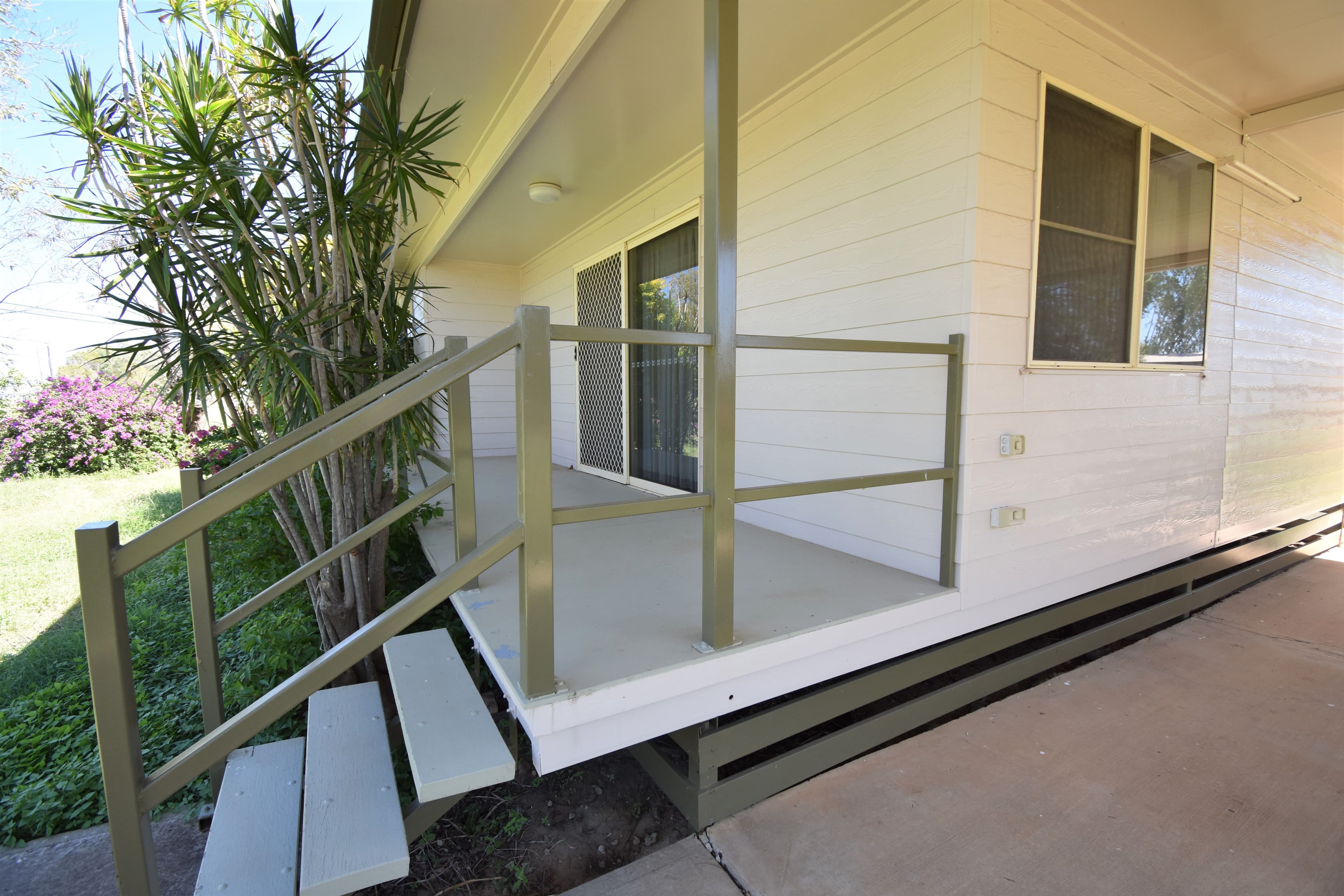  37 St Mary Street, Isisford QLD 4731, Isisford - Thumbnail 2