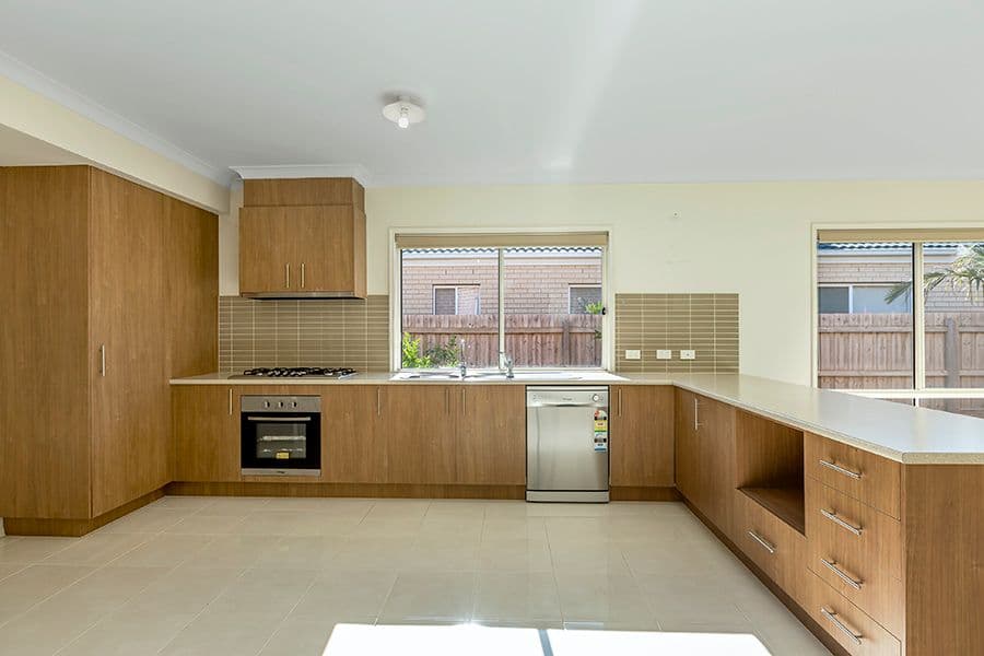 14 Home Road, Point Cook VIC 3030, Point Cook - Thumbnail 4