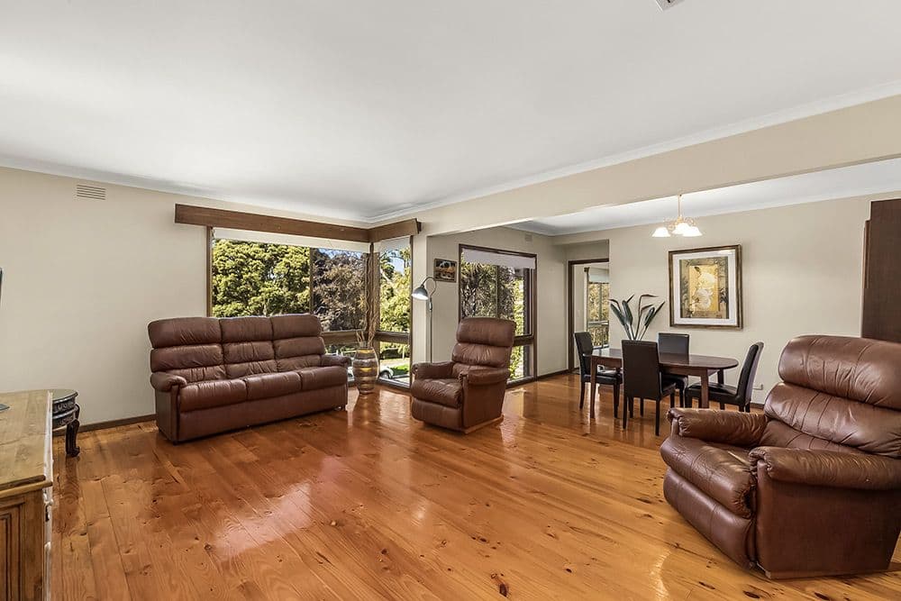 34 Oxford Street, Mount Waverley VIC 3149, Mount Waverley - Thumbnail 2