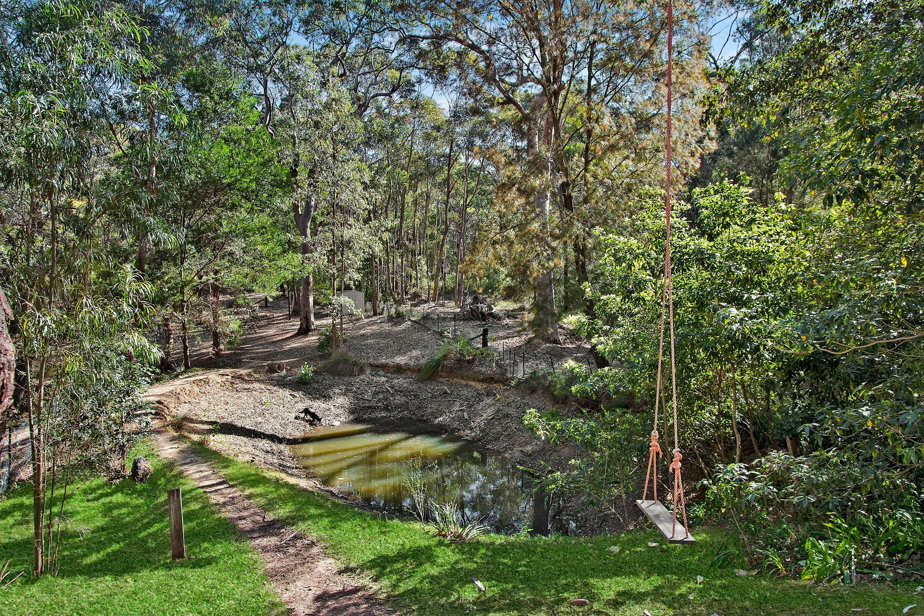 260 Lieutenant Bowen Drive, Bowen Mountain - Thumbnail 3