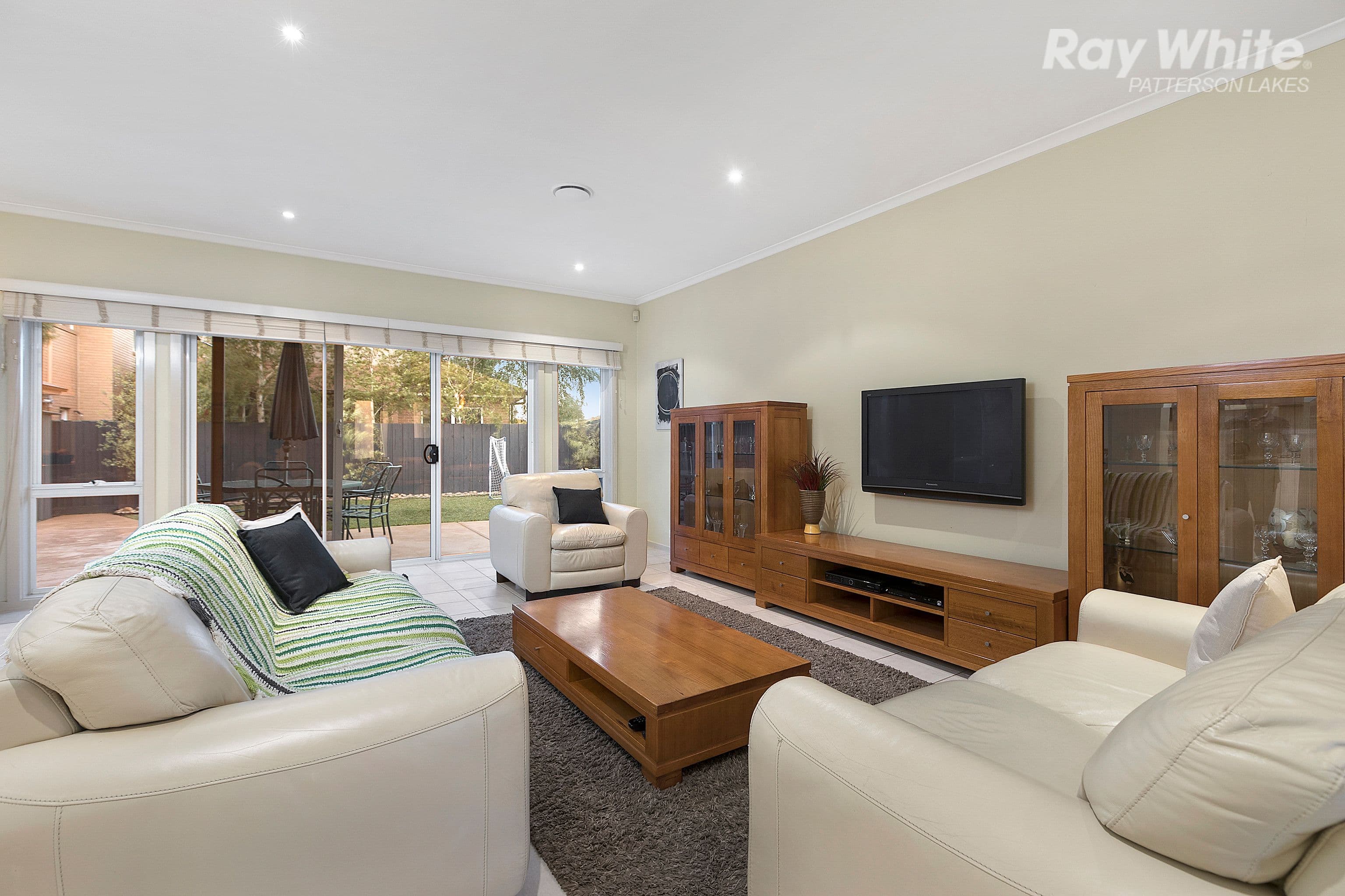 4 Hogan Close, Bonbeach VIC 3196, Bonbeach - Thumbnail 2