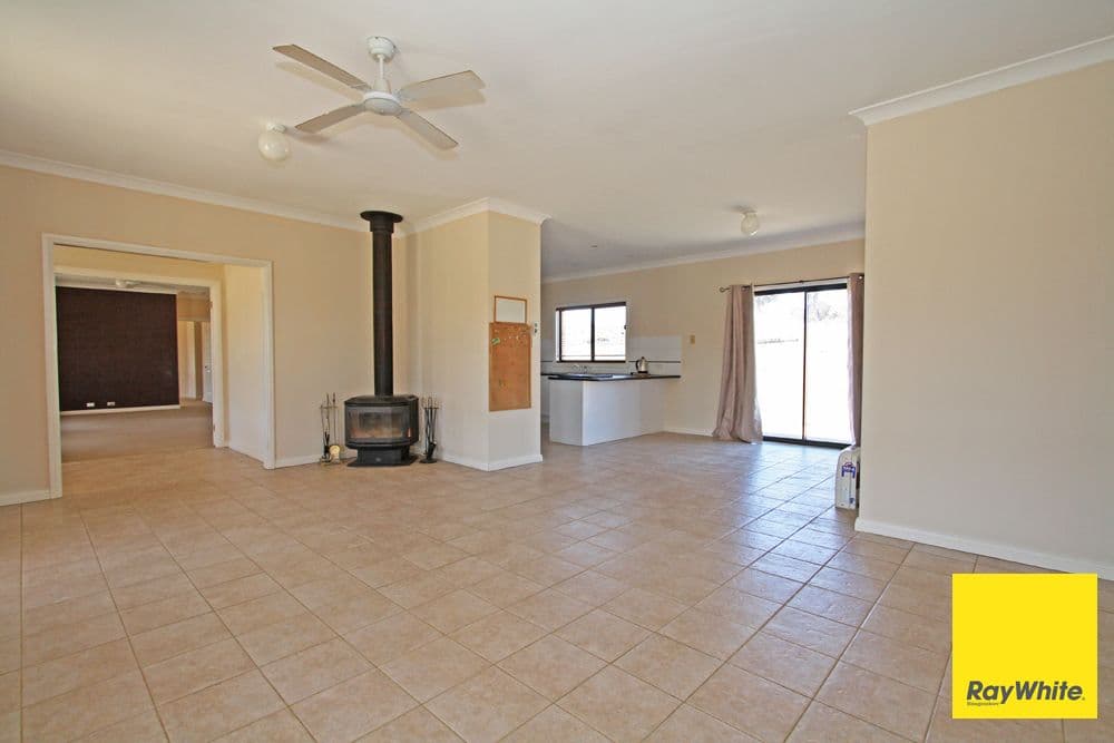 120 Rossi Road, Rossi - Thumbnail 2