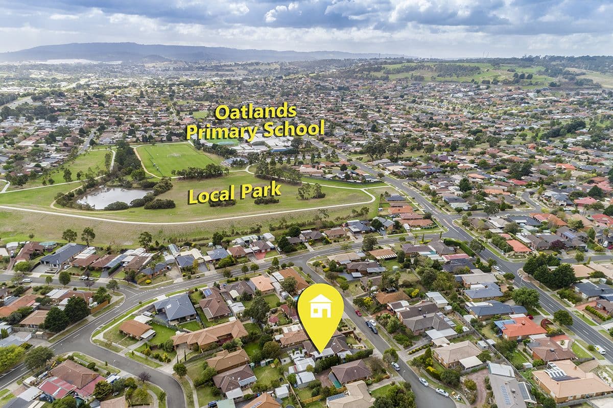 13 Rosaleen Court, Narre Warren VIC 3805, Narre Warren - Thumbnail 2