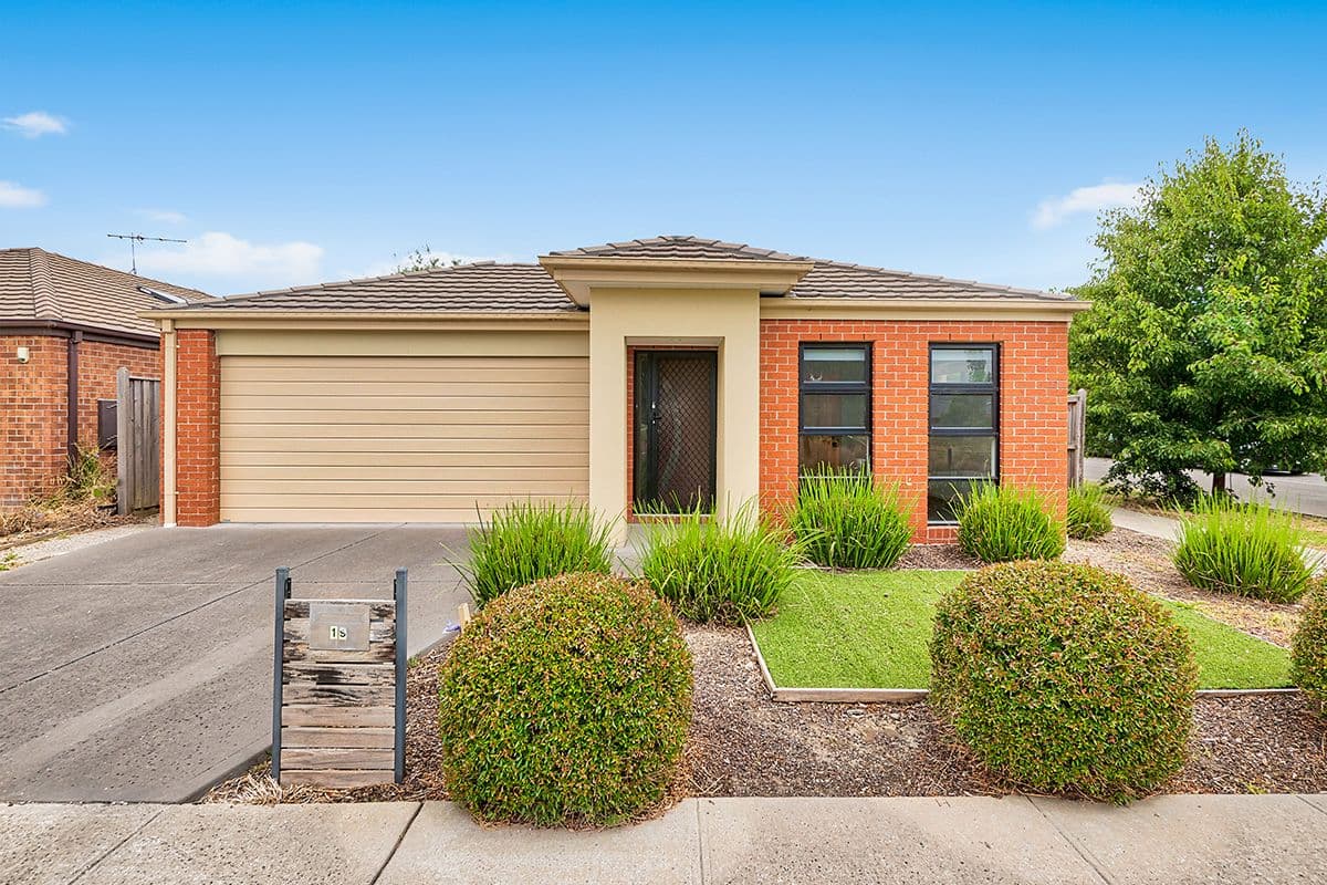 19 Markbeech Crescent, Officer VIC 3809, Officer - Image 1