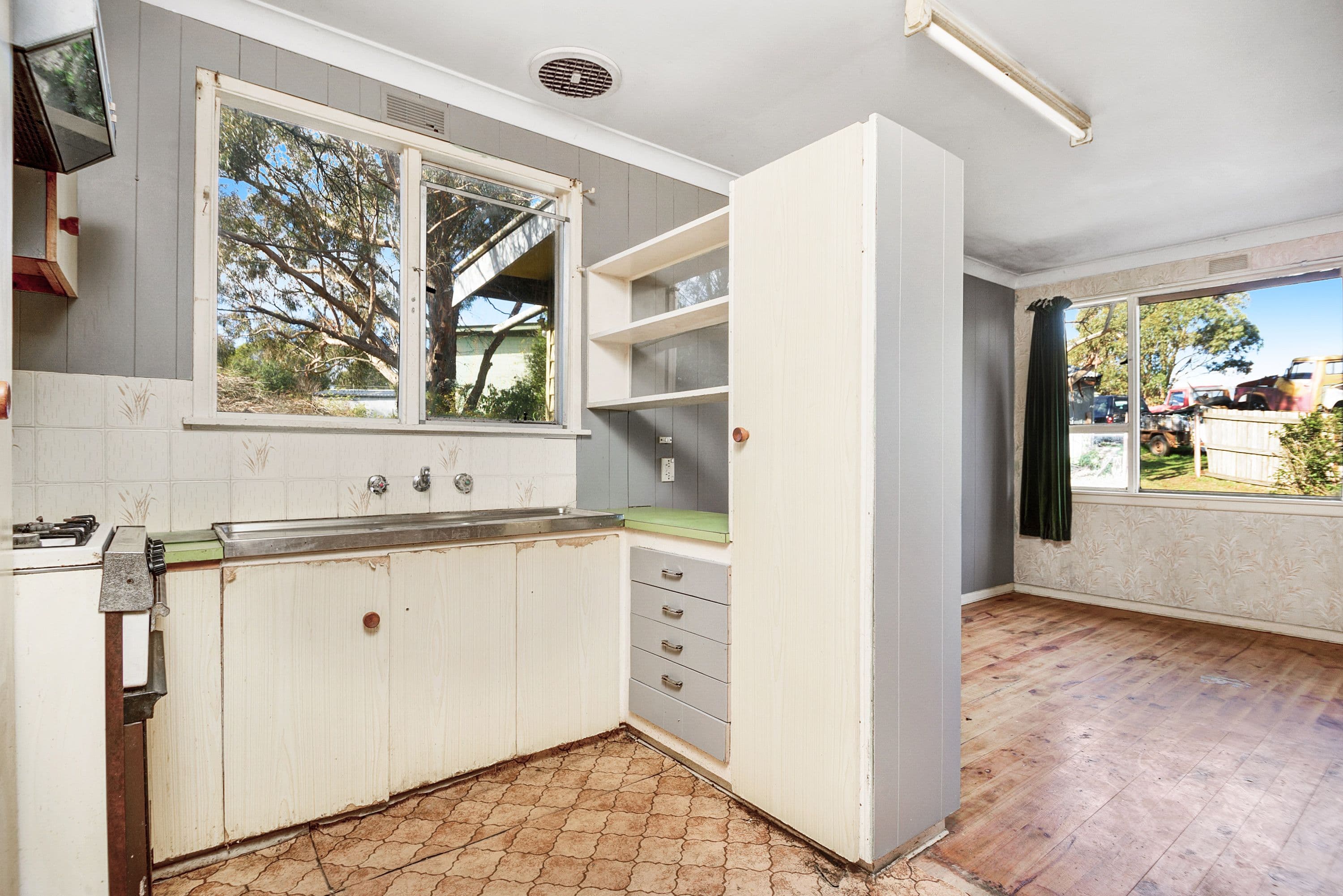 1045 Humffray Street South, Mount Pleasant VIC 3350, Mount Pleasant - Thumbnail 3