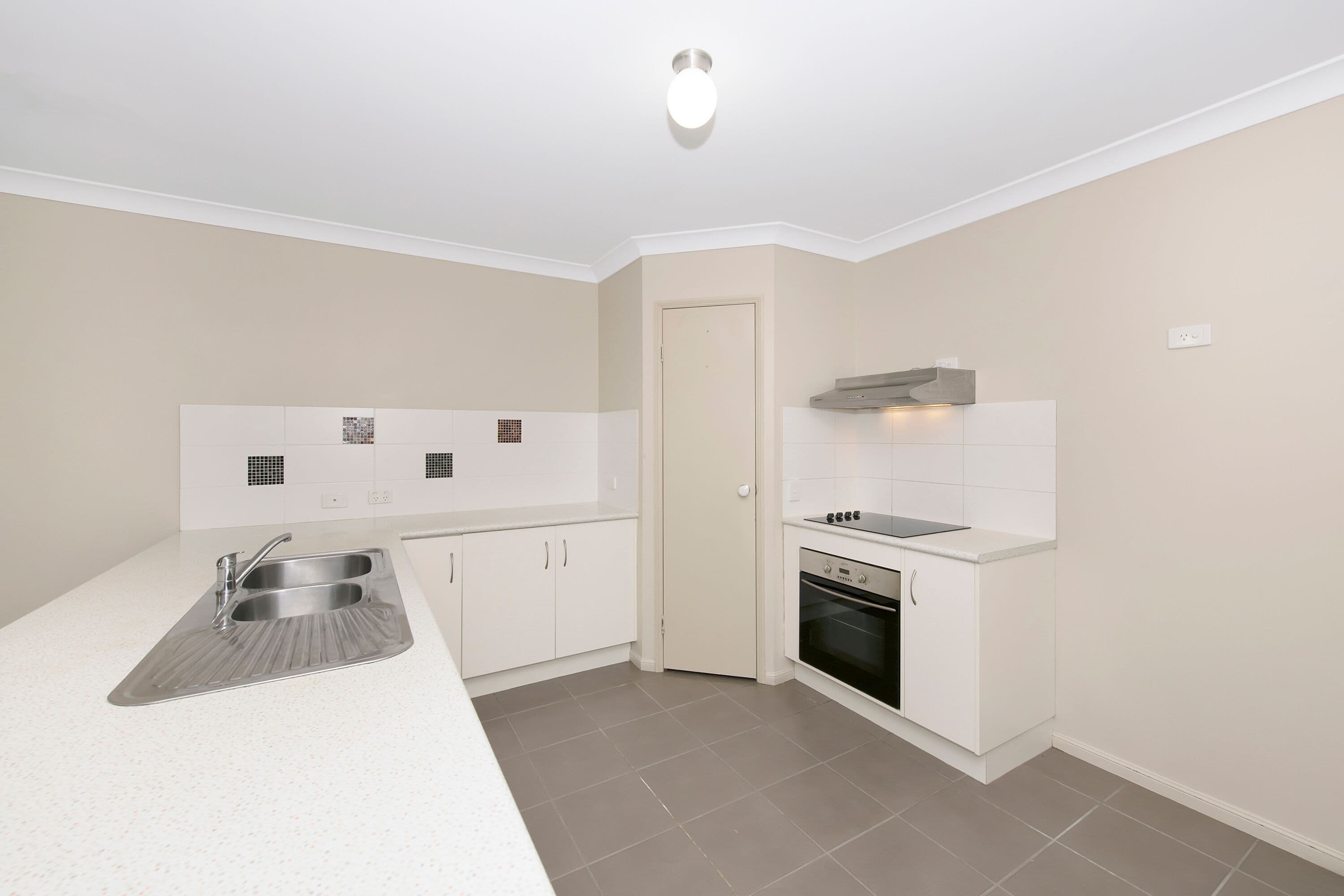 8 Abbott Street, Oonoonba QLD 4811, Oonoonba - Thumbnail 3