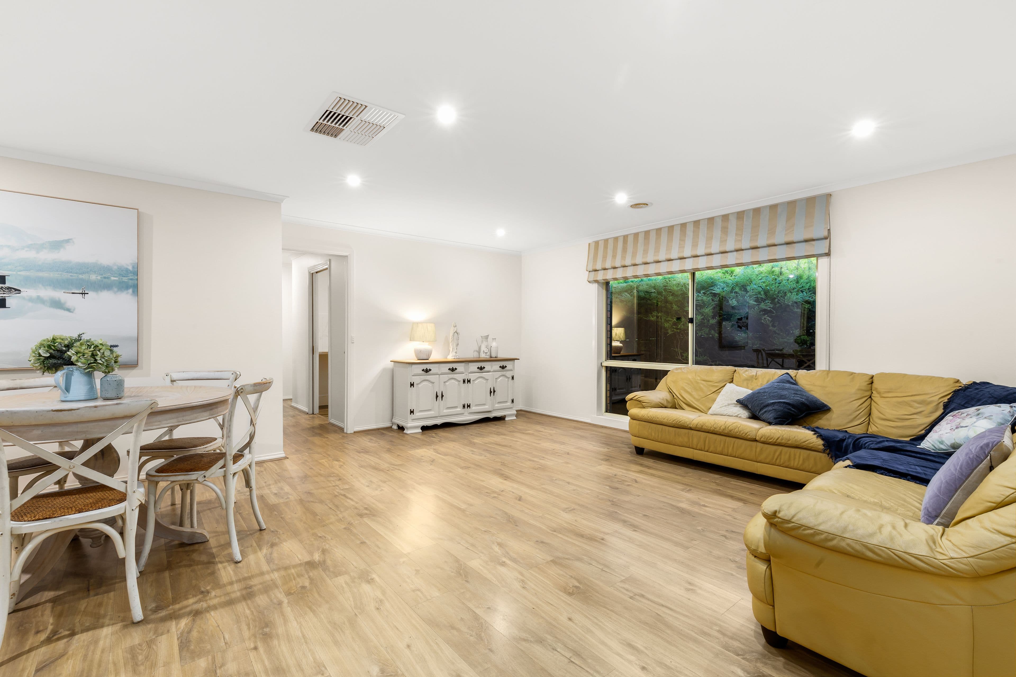 30 Pioneers Crescent, Pakenham VIC 3810, Pakenham - Thumbnail 7