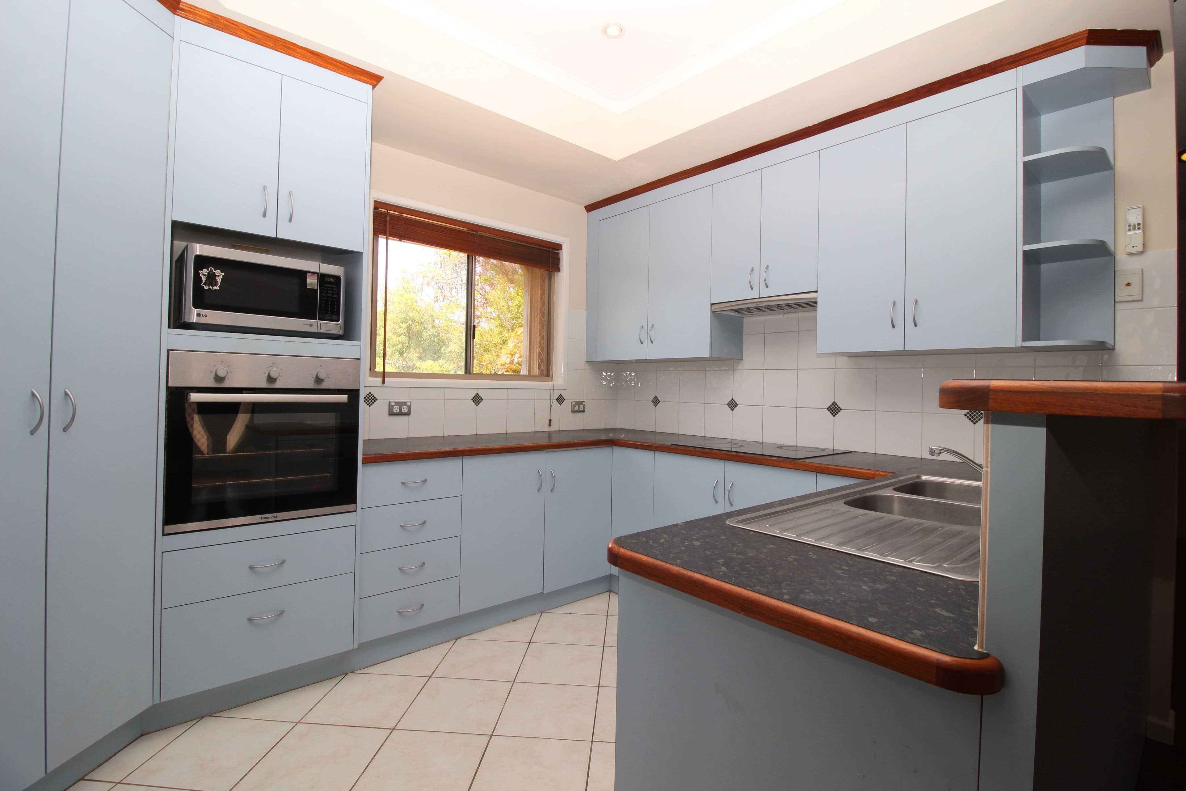 21 Park Avenue, Emerald QLD 4720, Emerald - Thumbnail 5