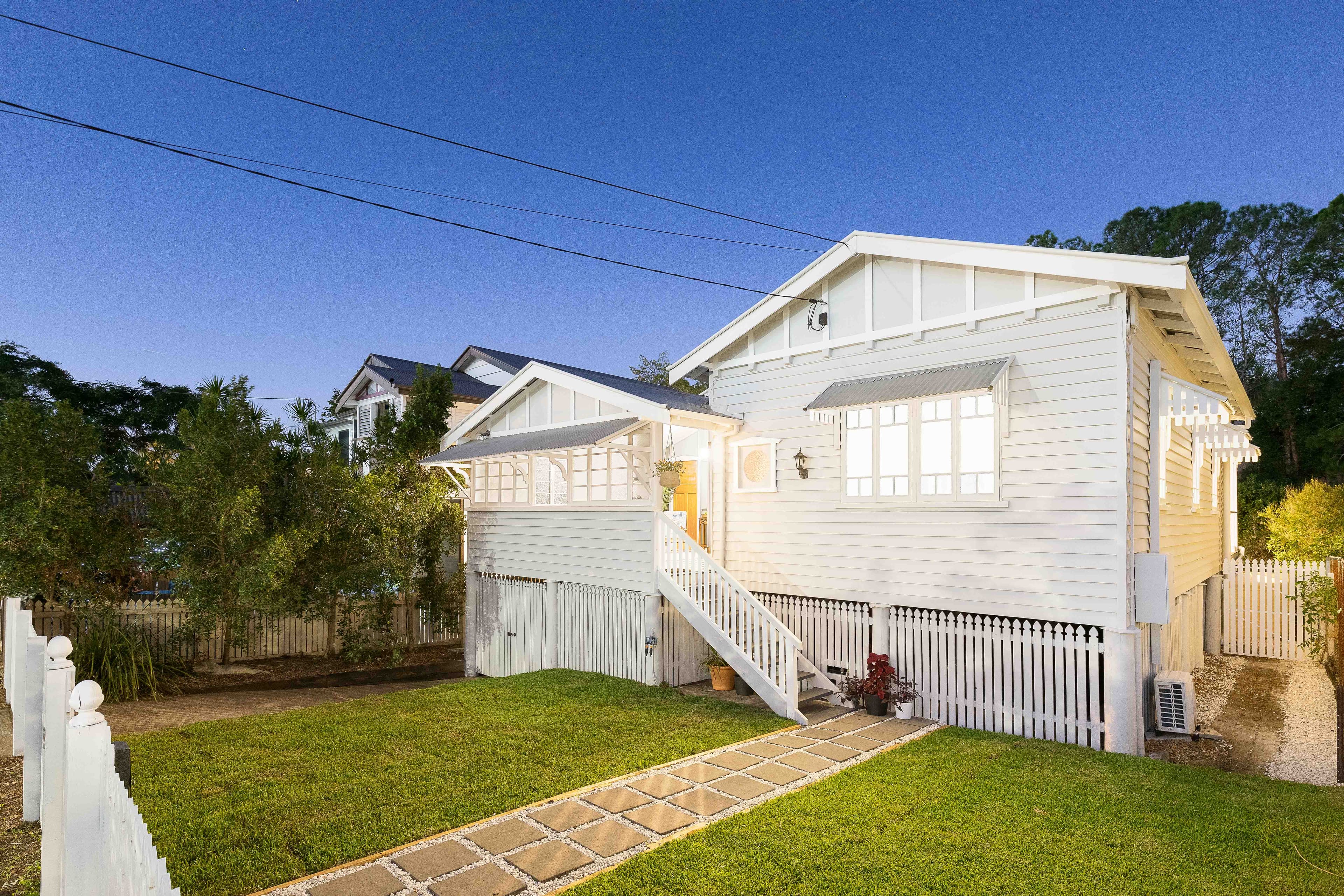 8 Ashton Street, Camp Hill QLD 4152, Camp Hill - Image 1