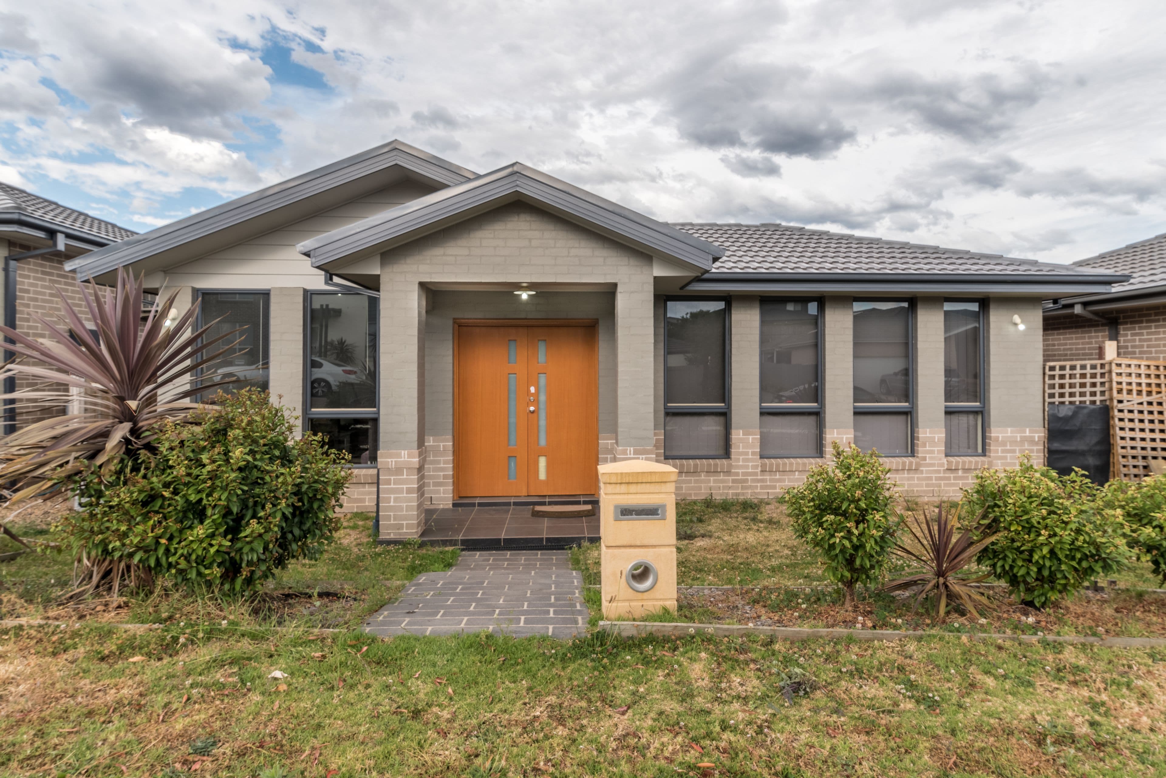 15 Mcintyre Circuit, Middleton Grange - Thumbnail 2